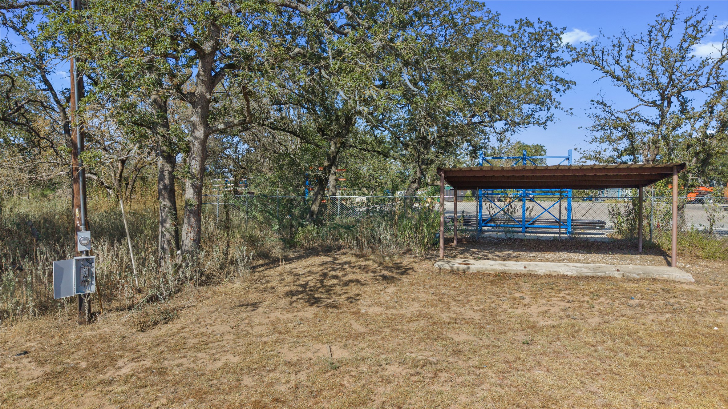 main property photo 39