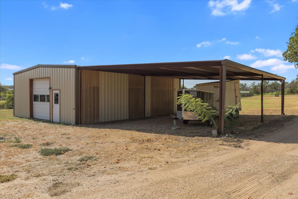 main property photo 8