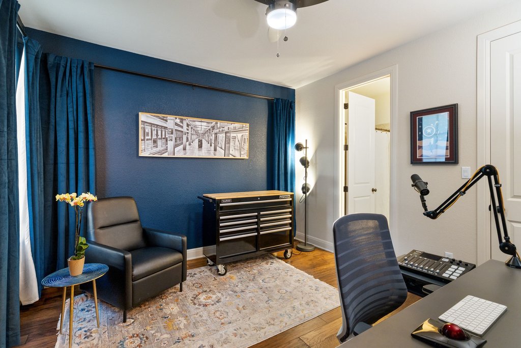 main property photo 19
