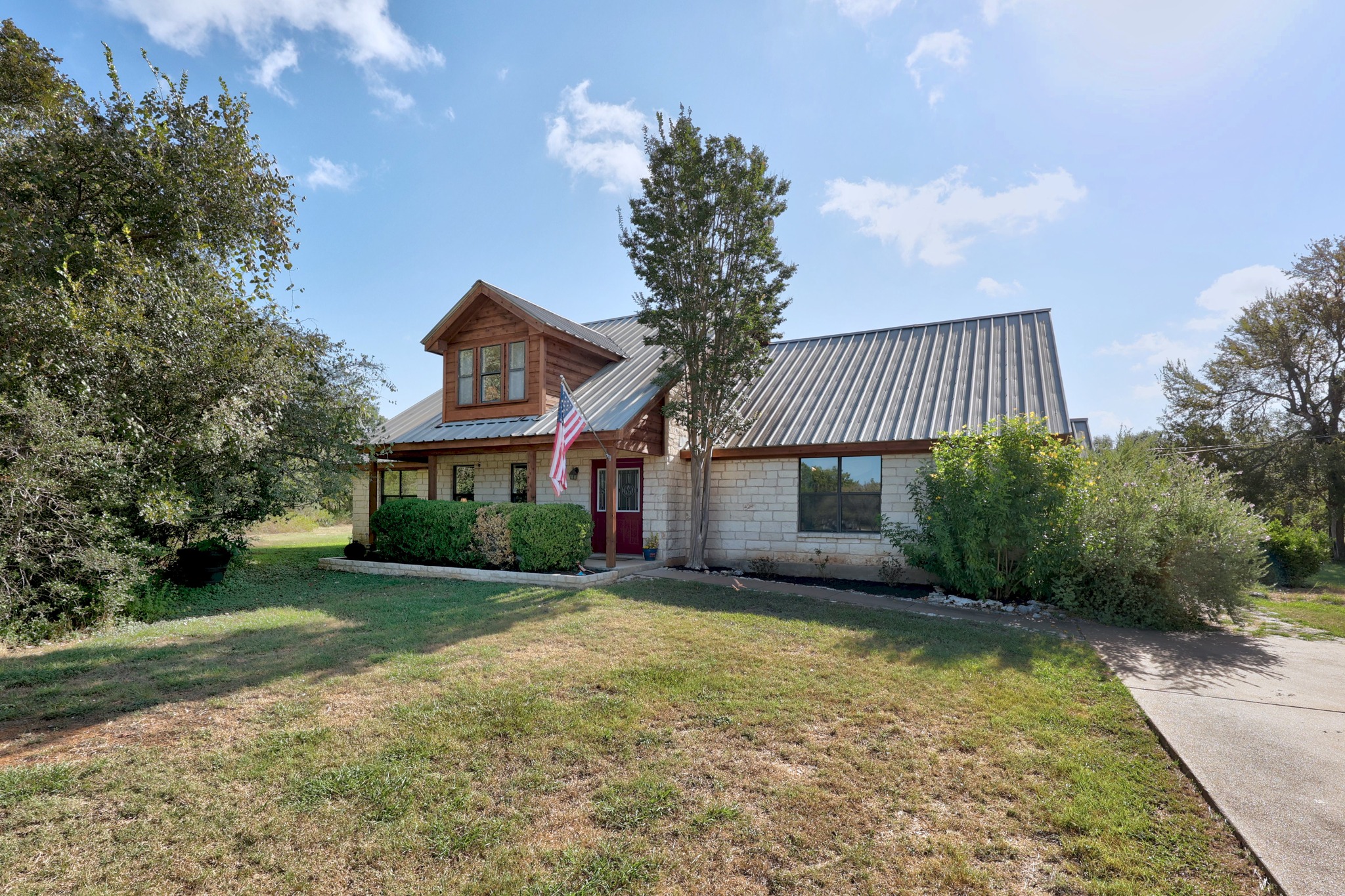 main property photo 2