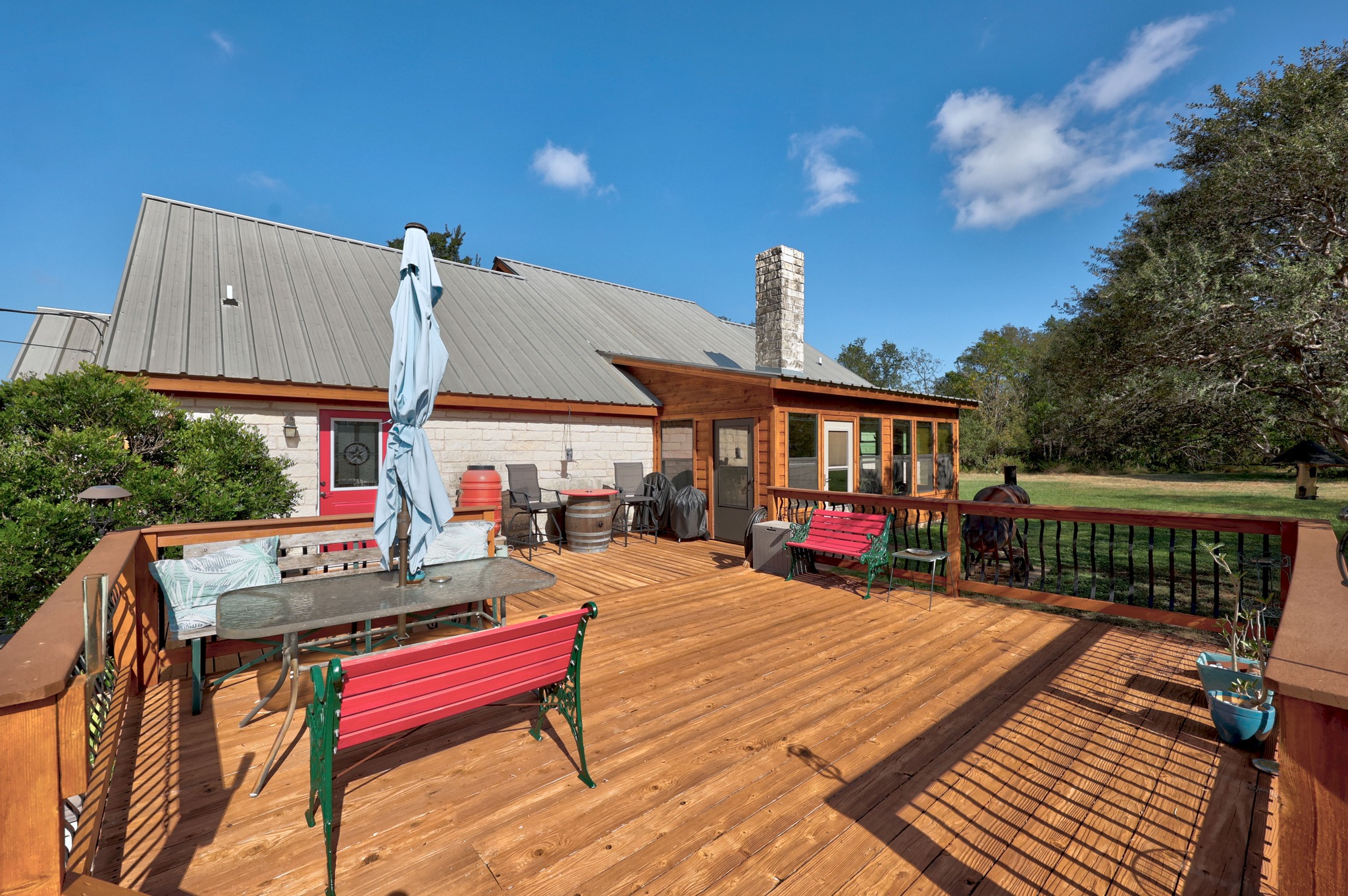 main property photo 33