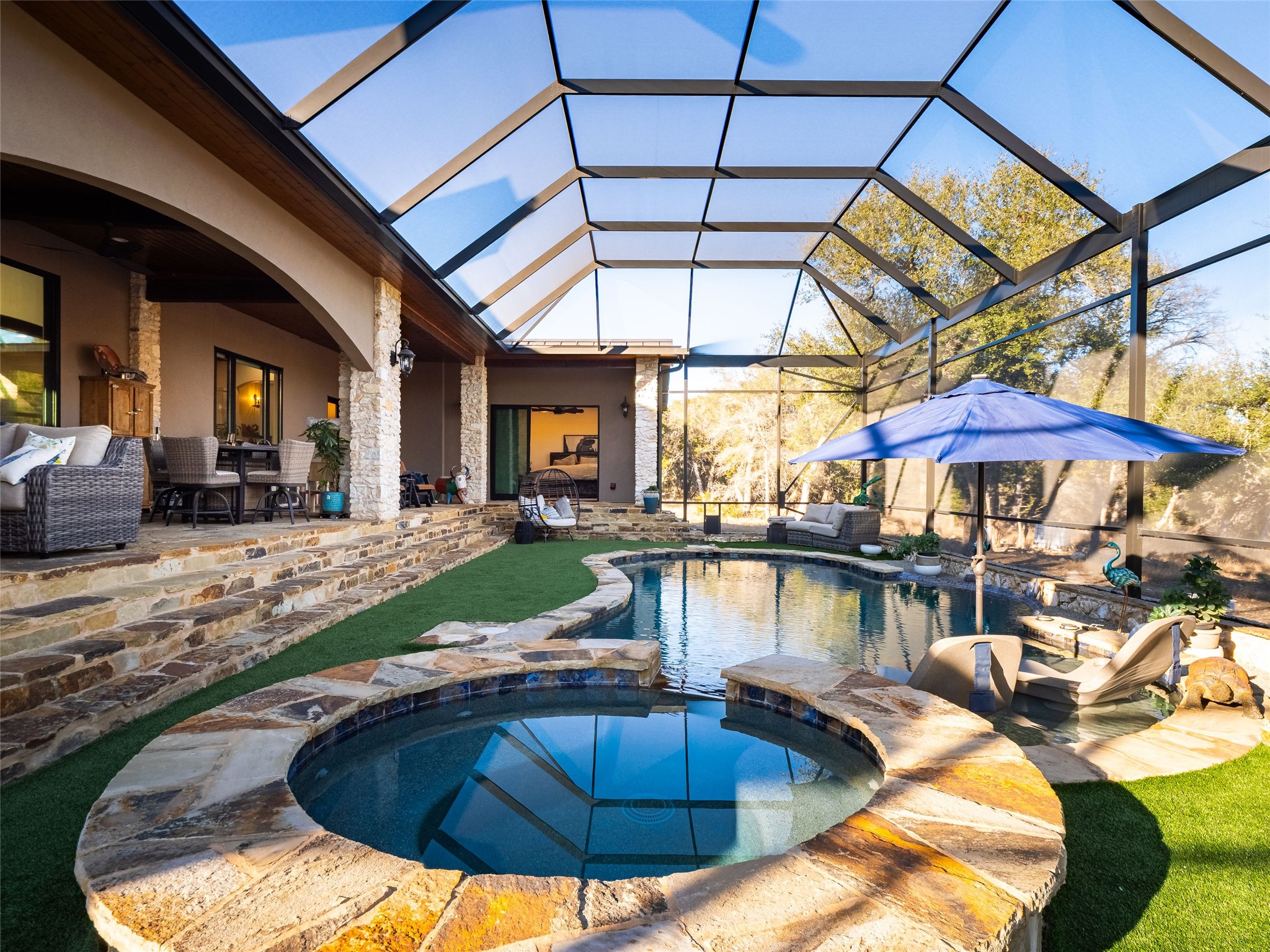 main property photo 28