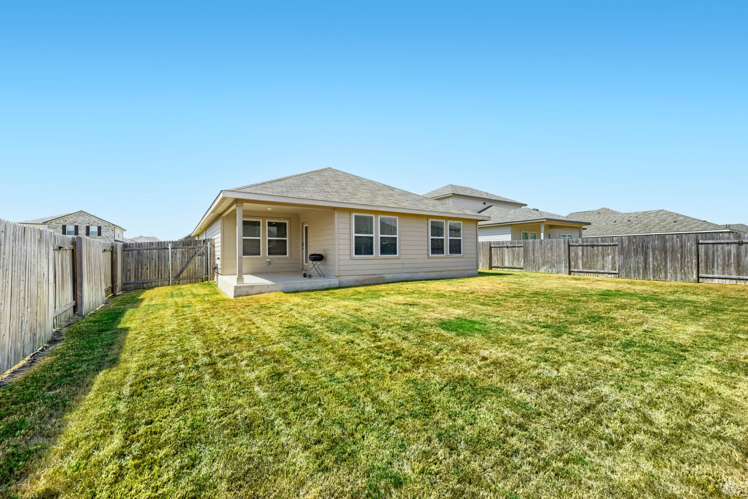 main property photo 25