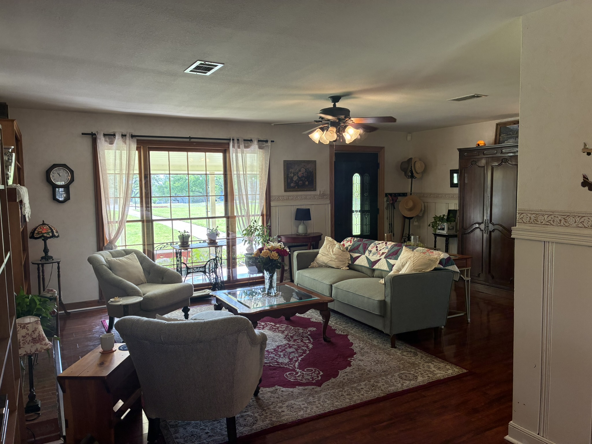 main property photo 10