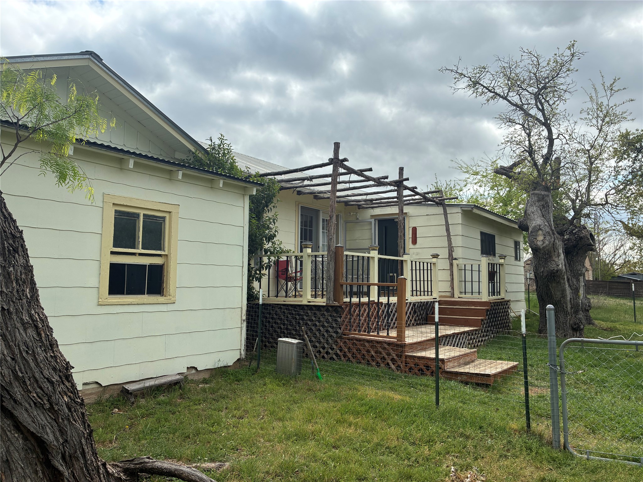 main property photo 29