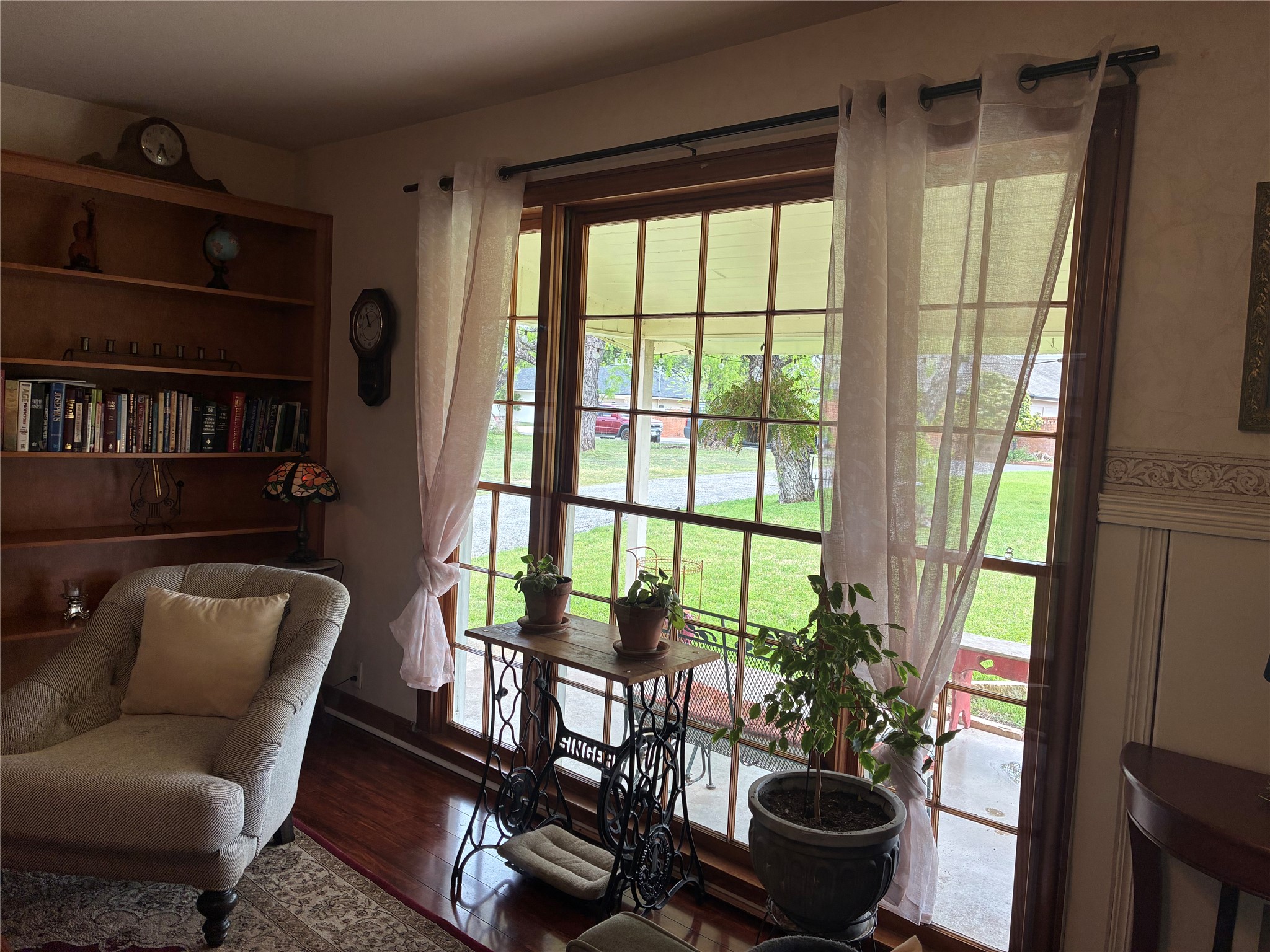 main property photo 9