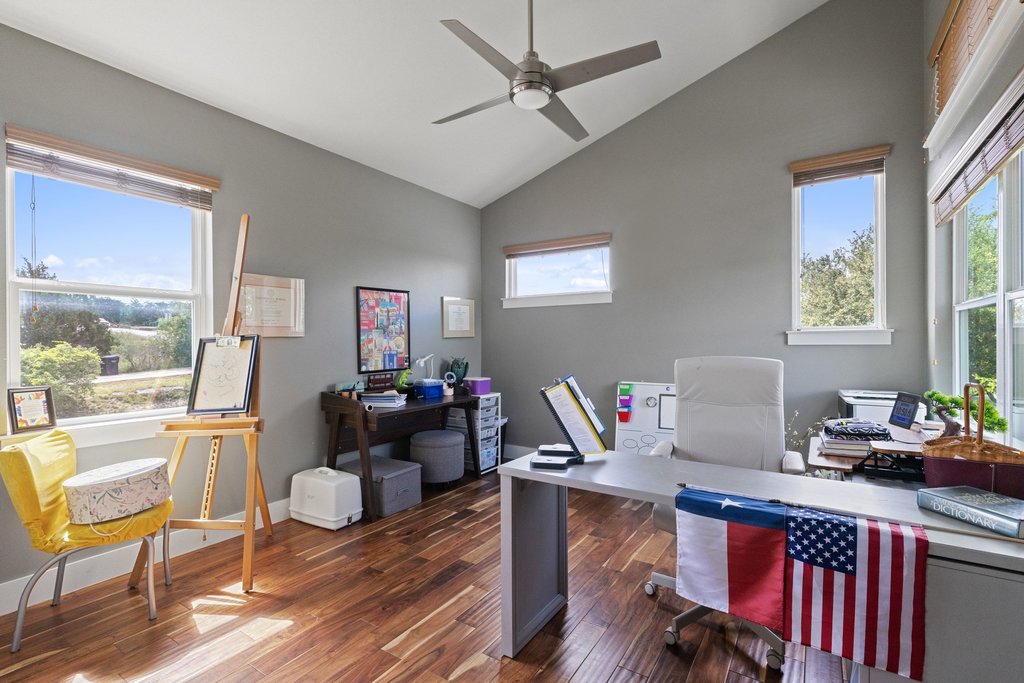 main property photo 25
