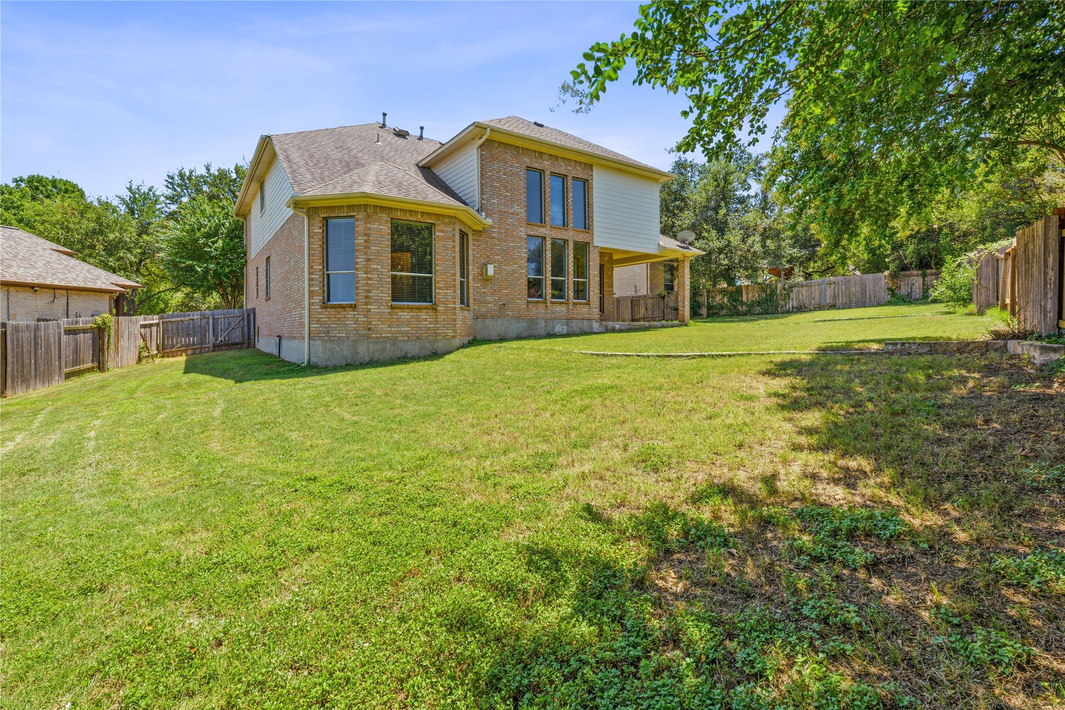 main property photo 30