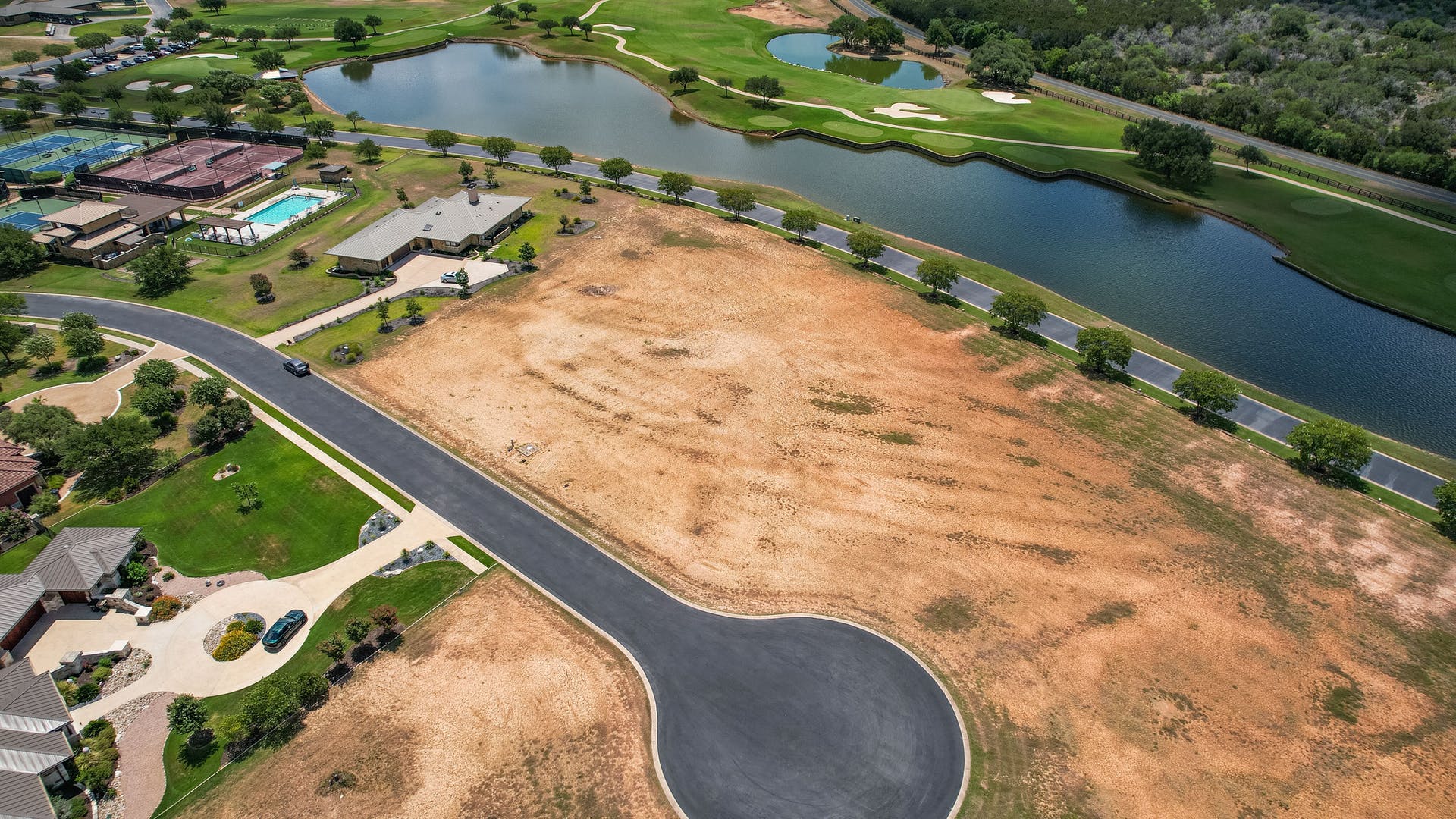 main property photo 15