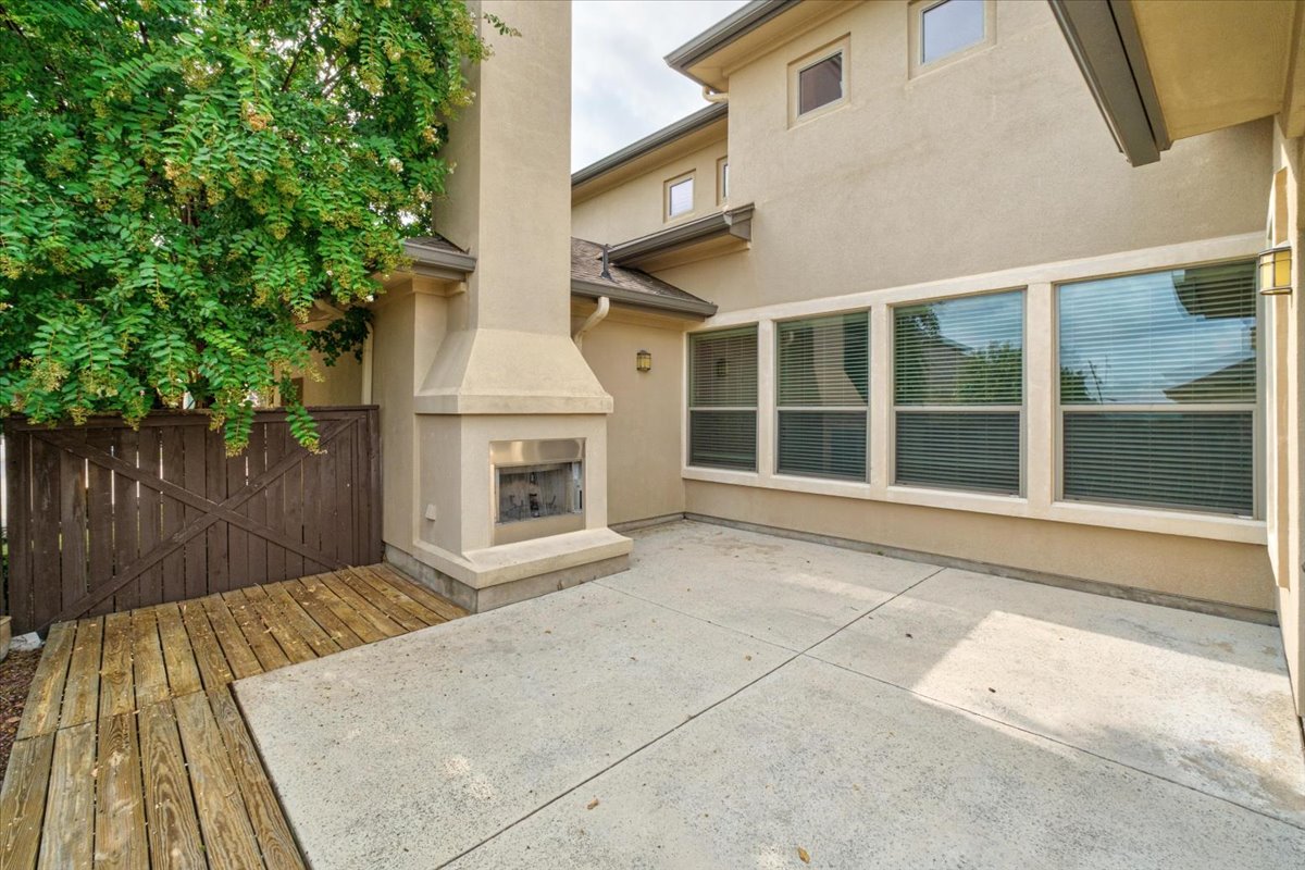 main property photo 28