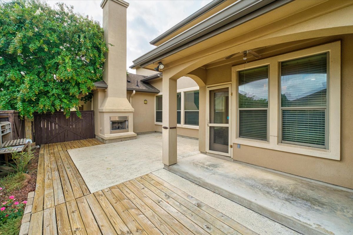 main property photo 30