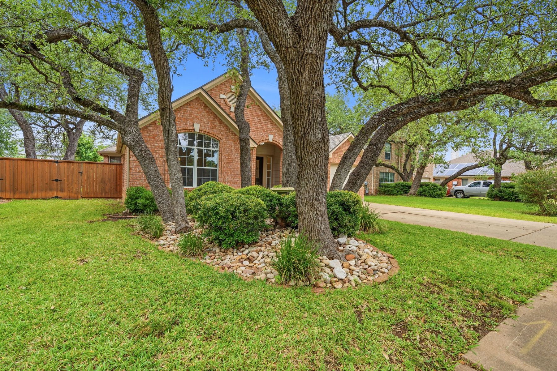 main property photo 2