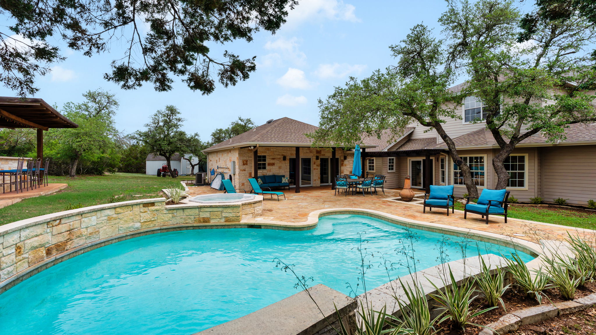 main property photo 34
