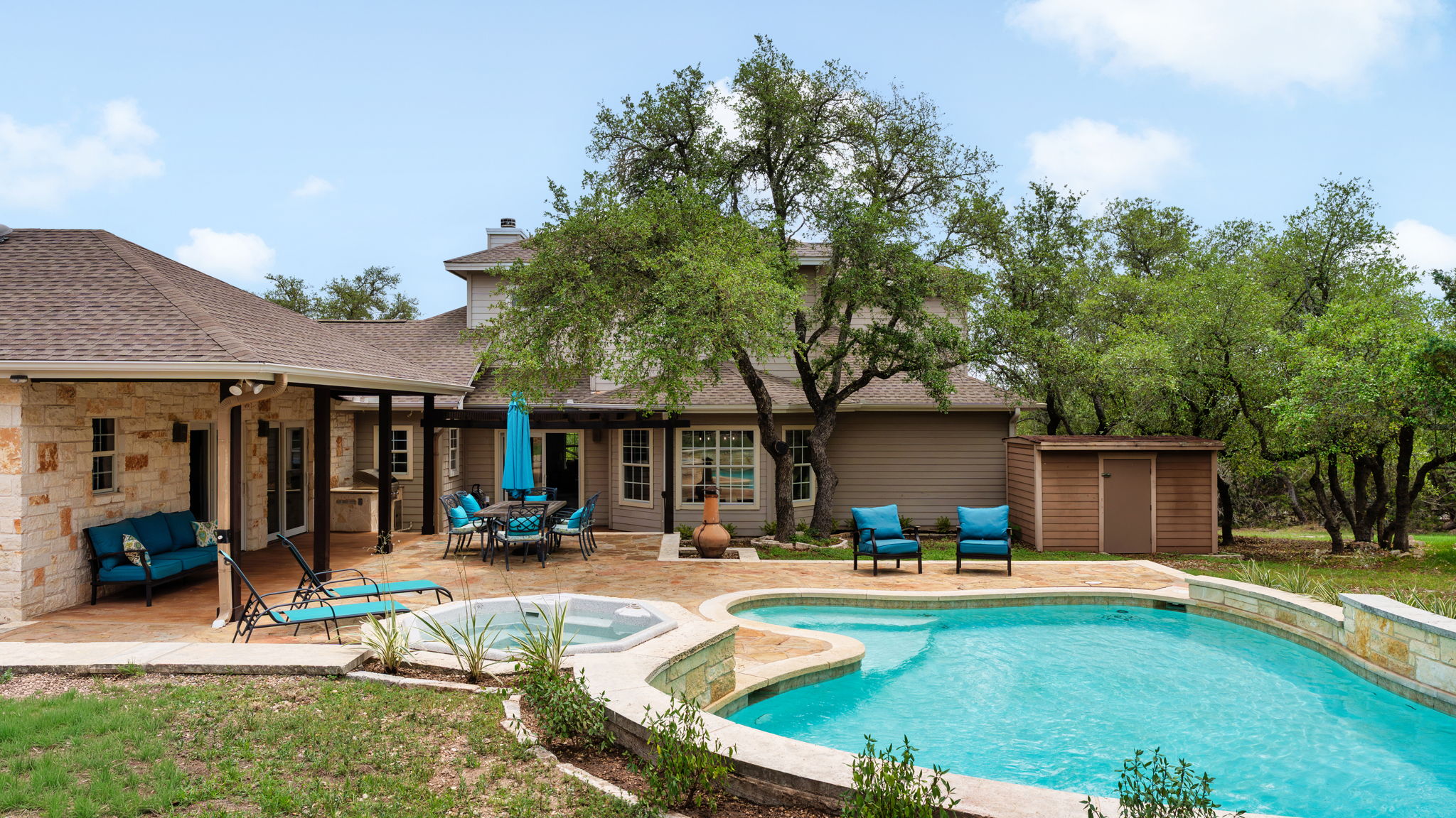 main property photo 35