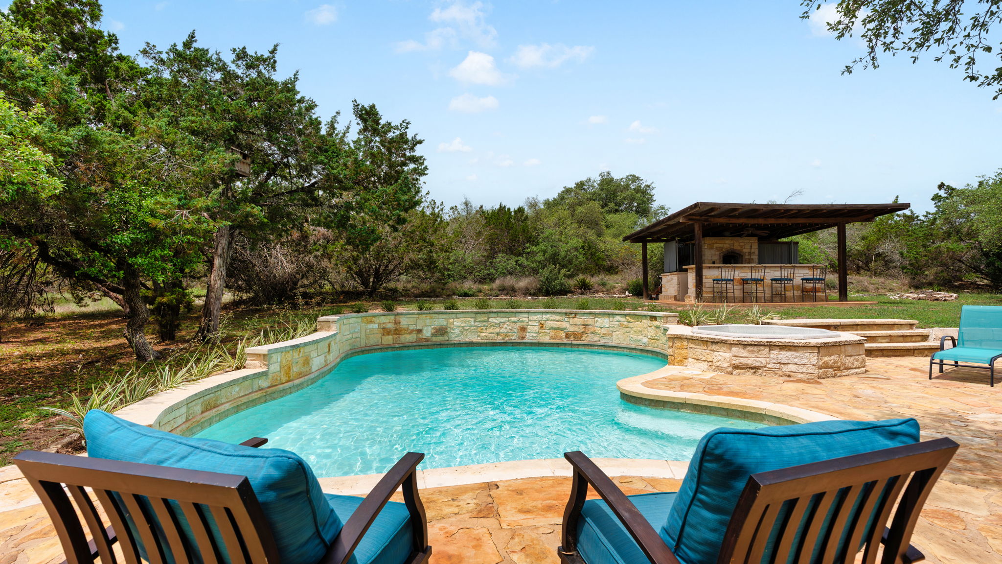 main property photo 9