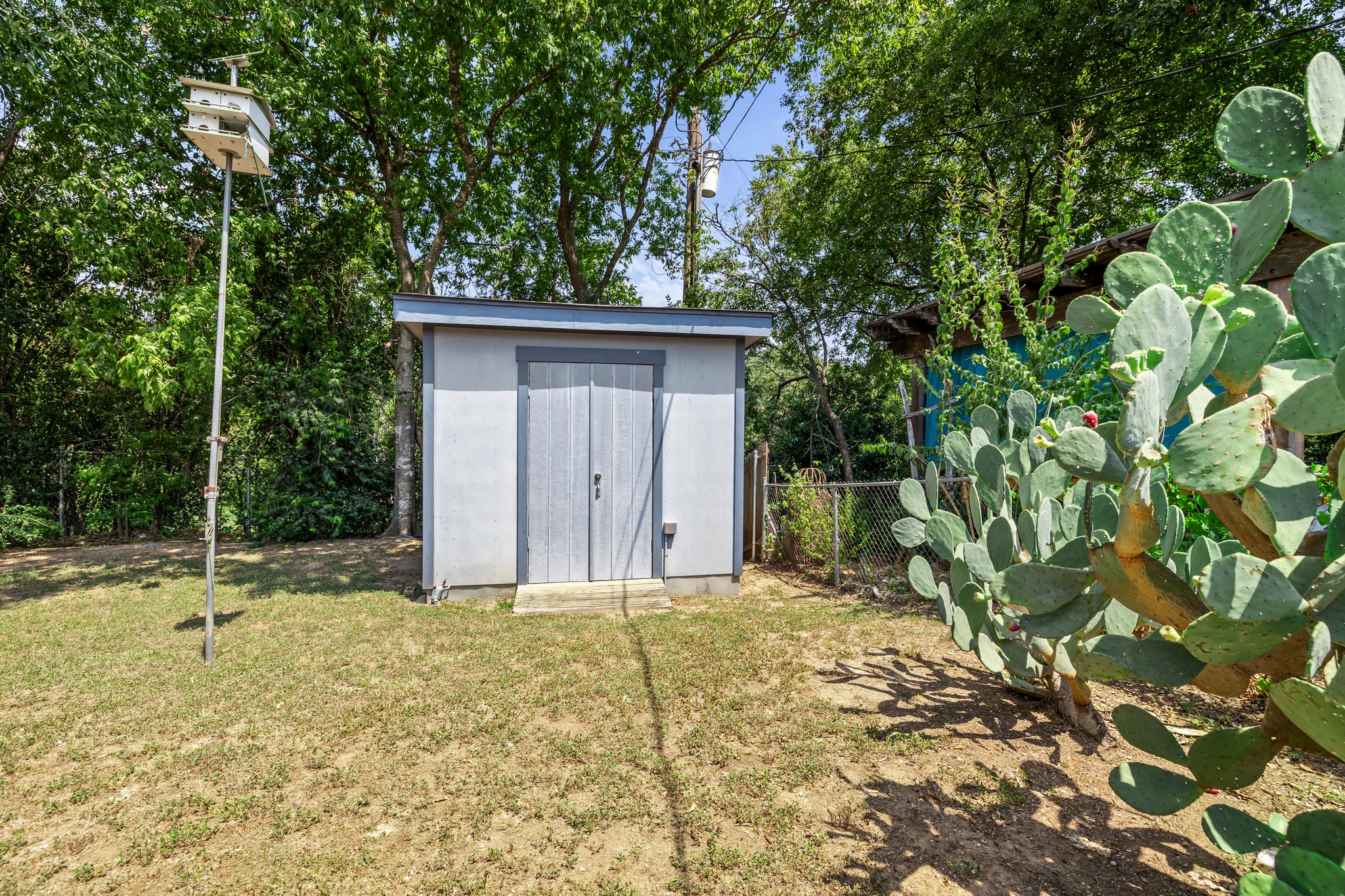 main property photo 24