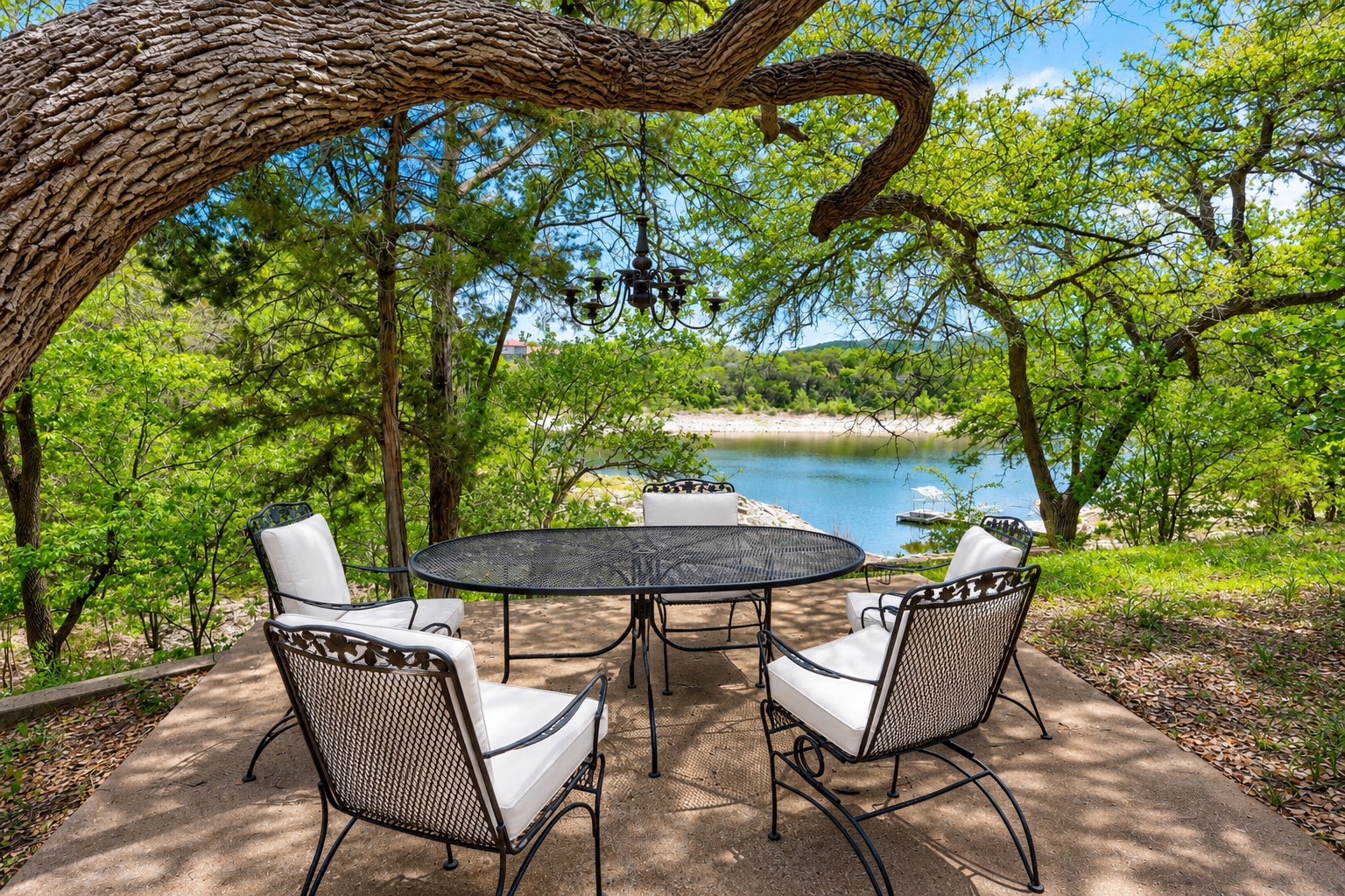 main property photo 28
