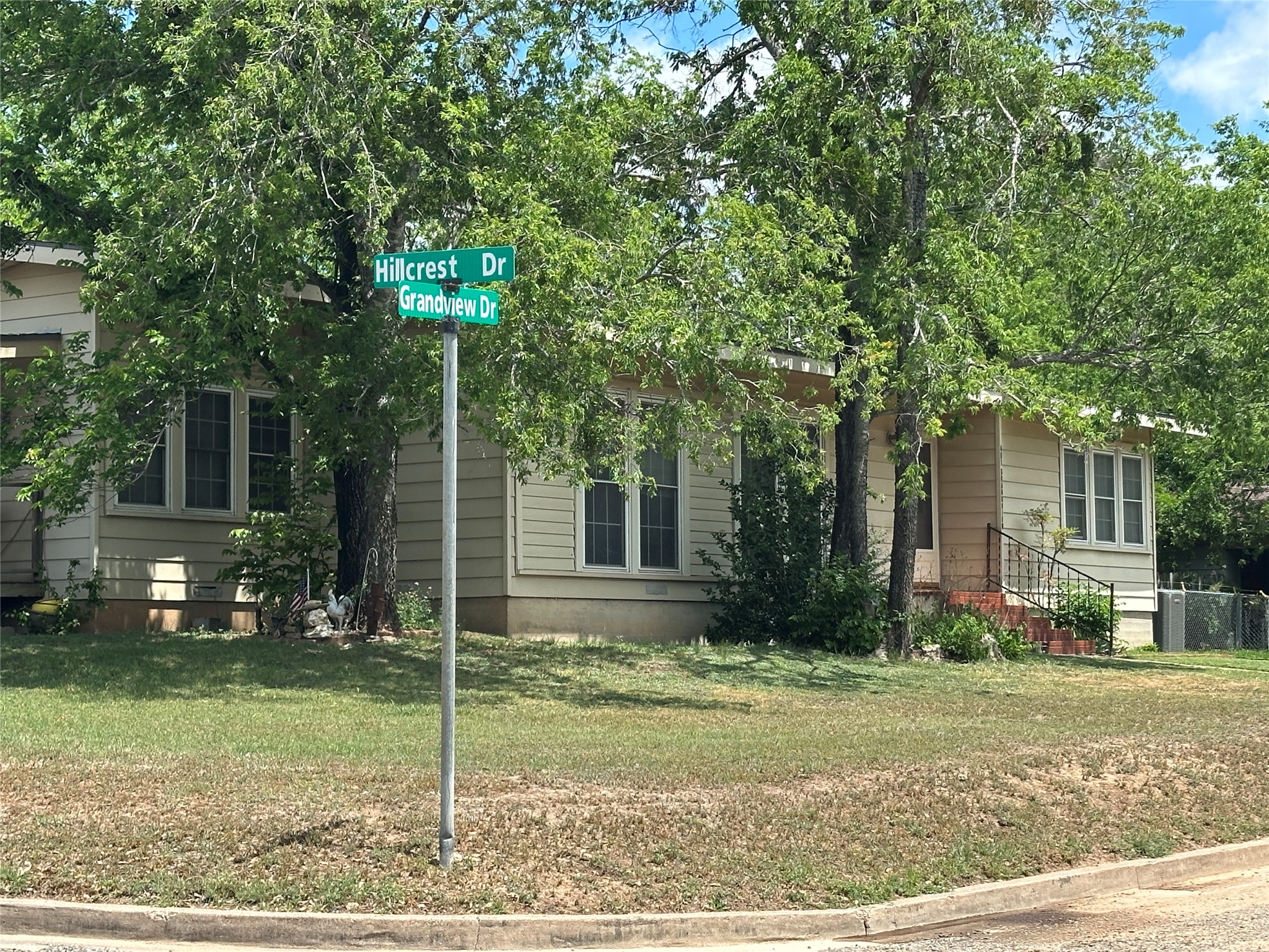 main property photo 10