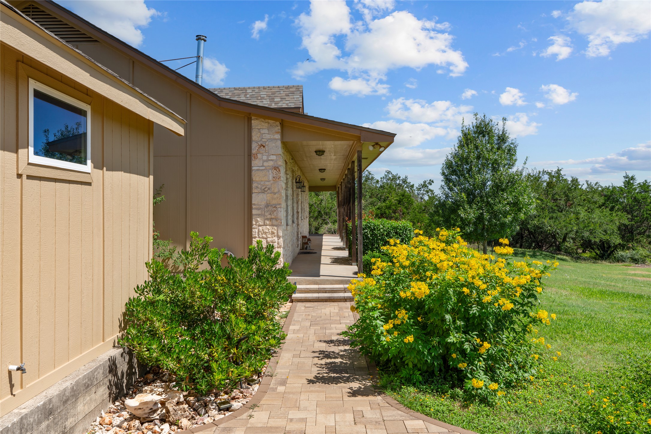 main property photo 27