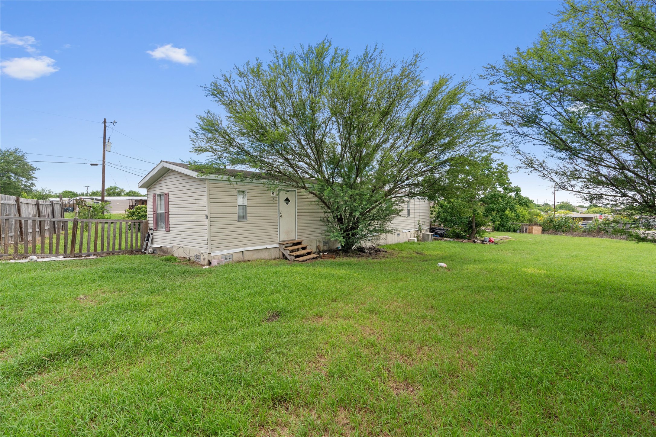 main property photo 13