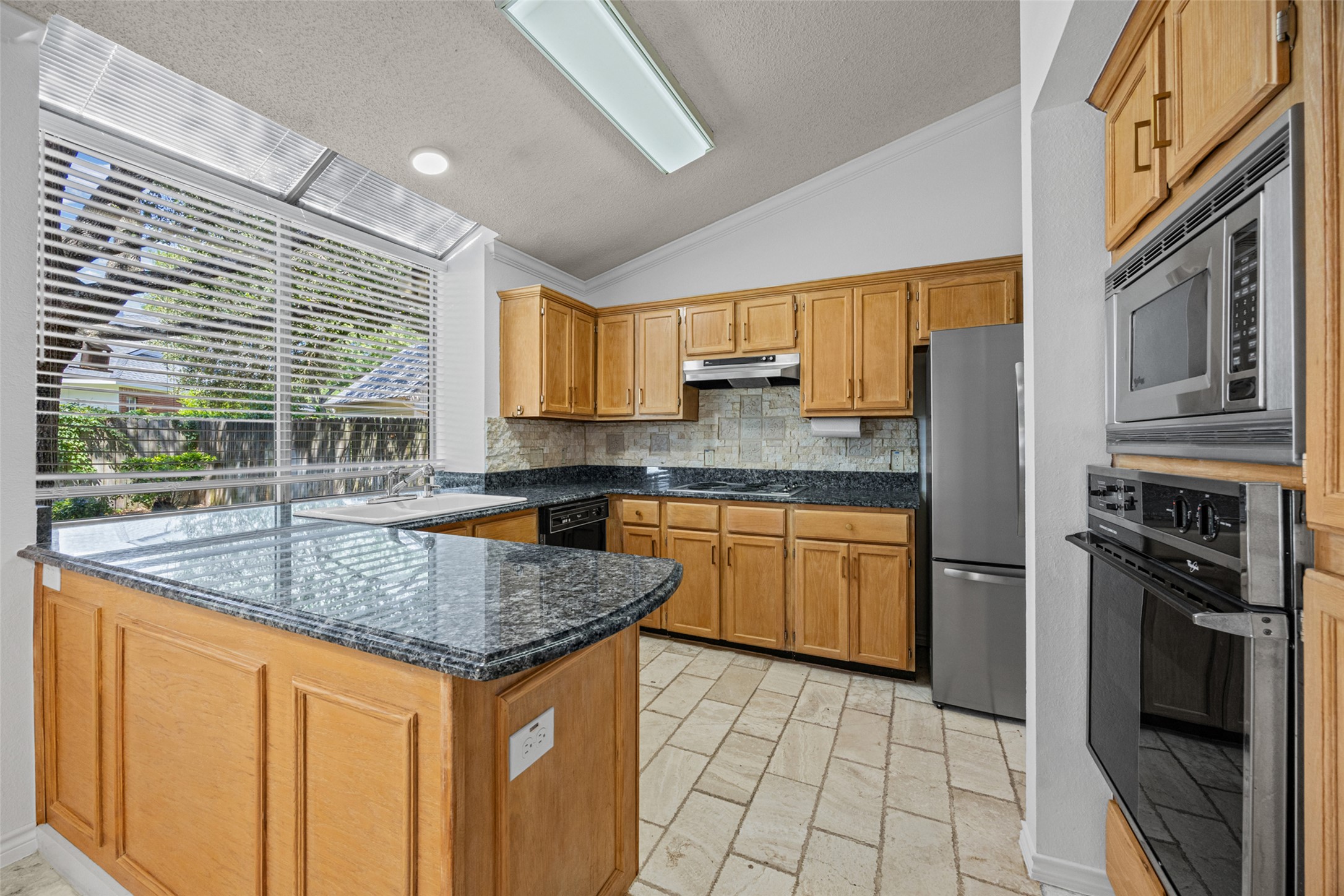 main property photo 12