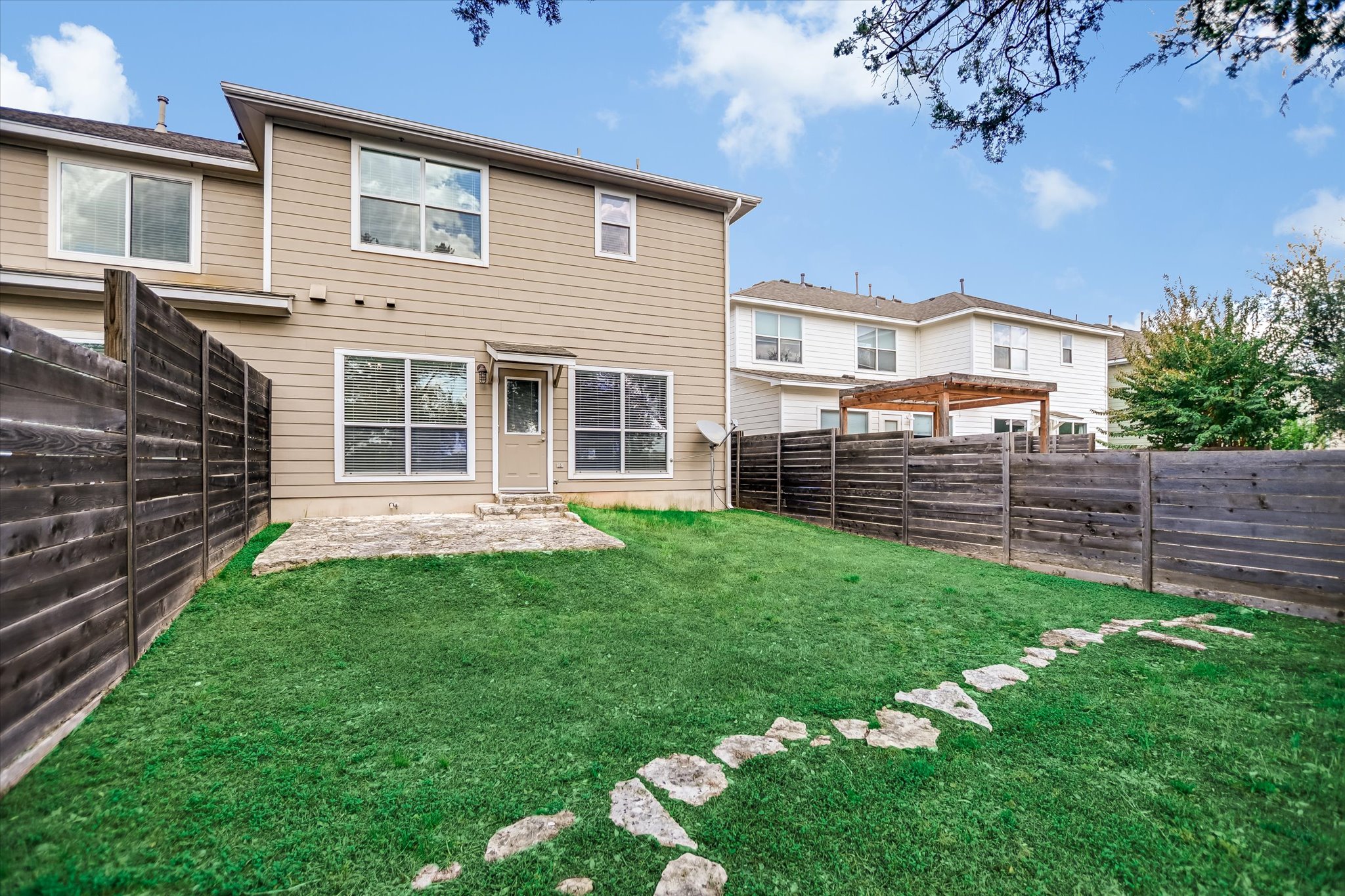 main property photo 25