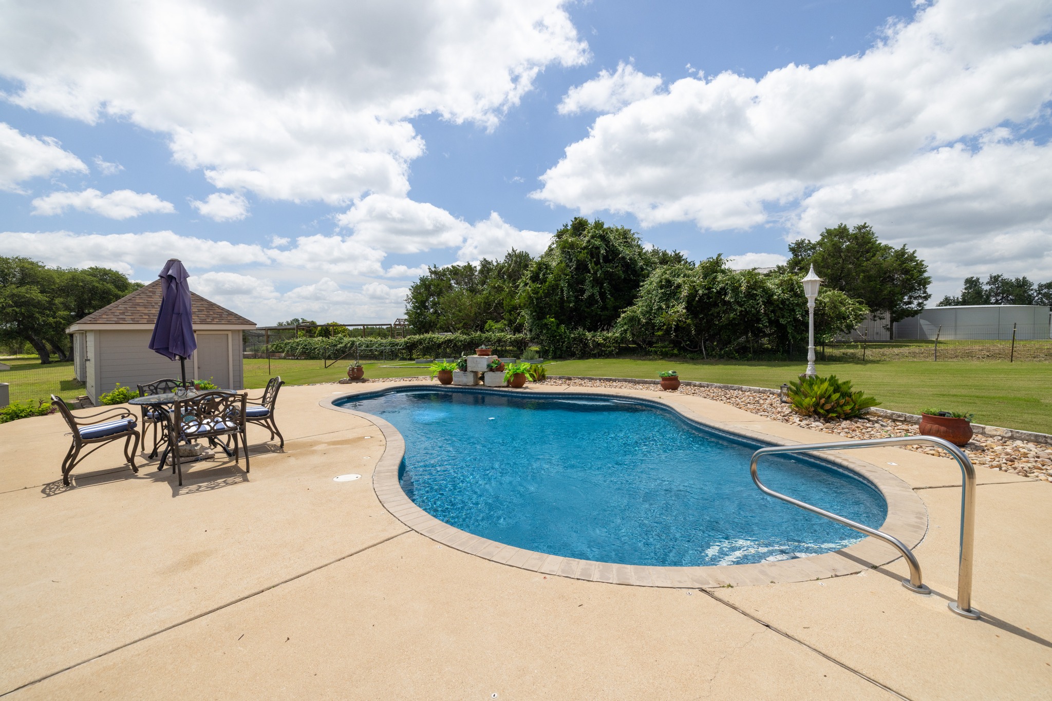 main property photo 31