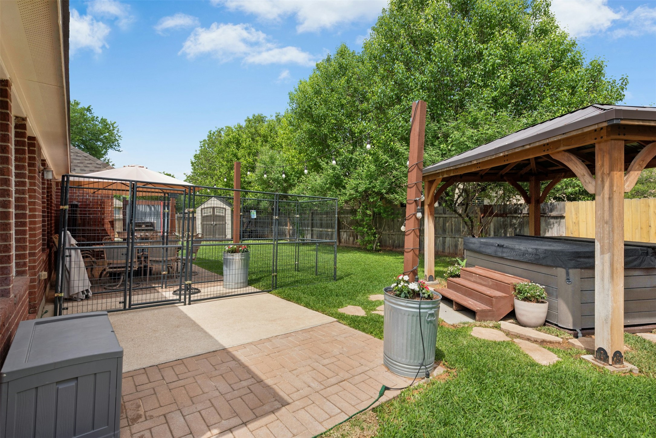 main property photo 28