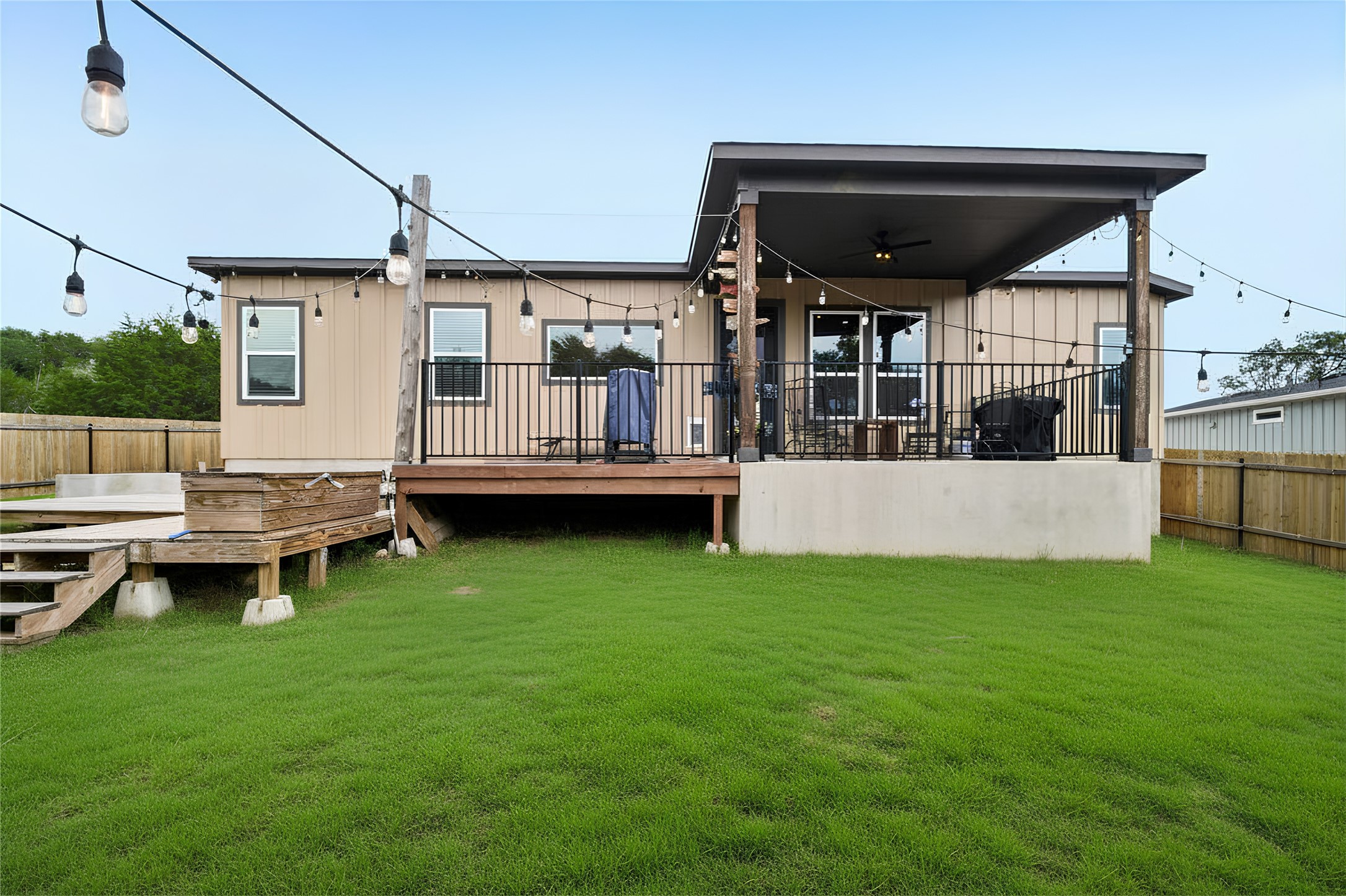 main property photo 30