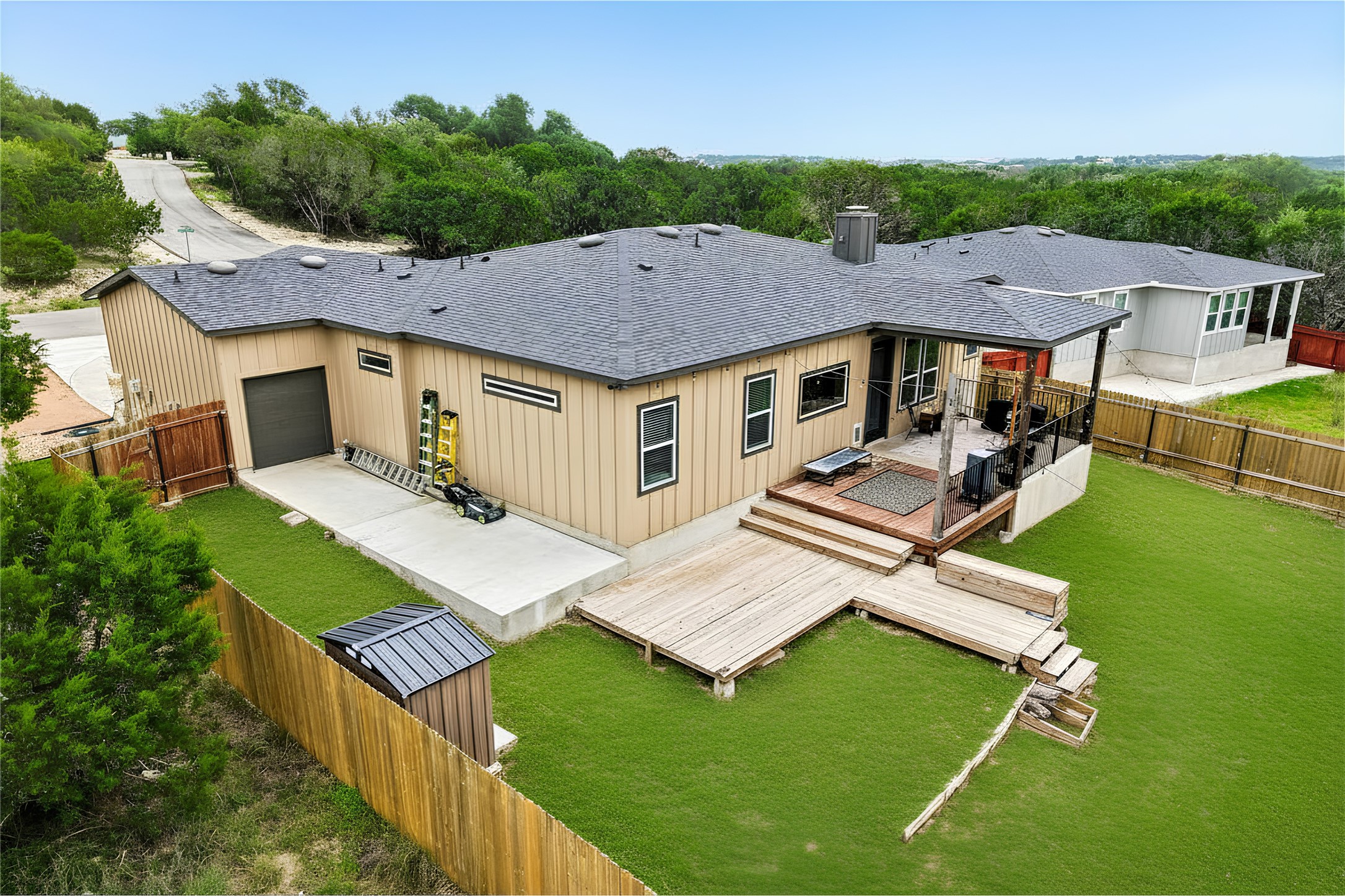 main property photo 32