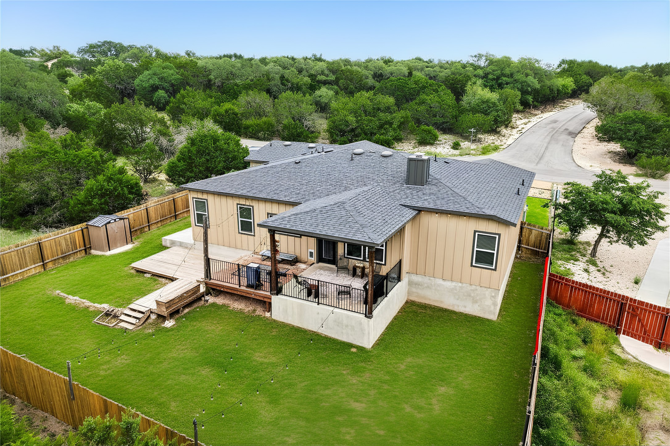 main property photo 33