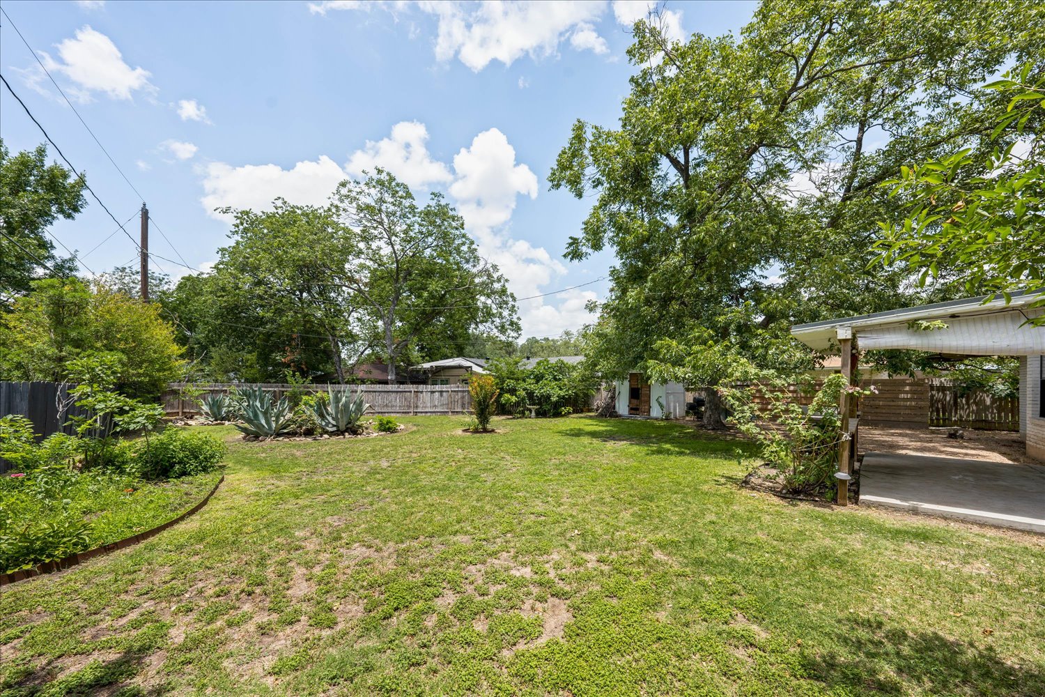 main property photo 19