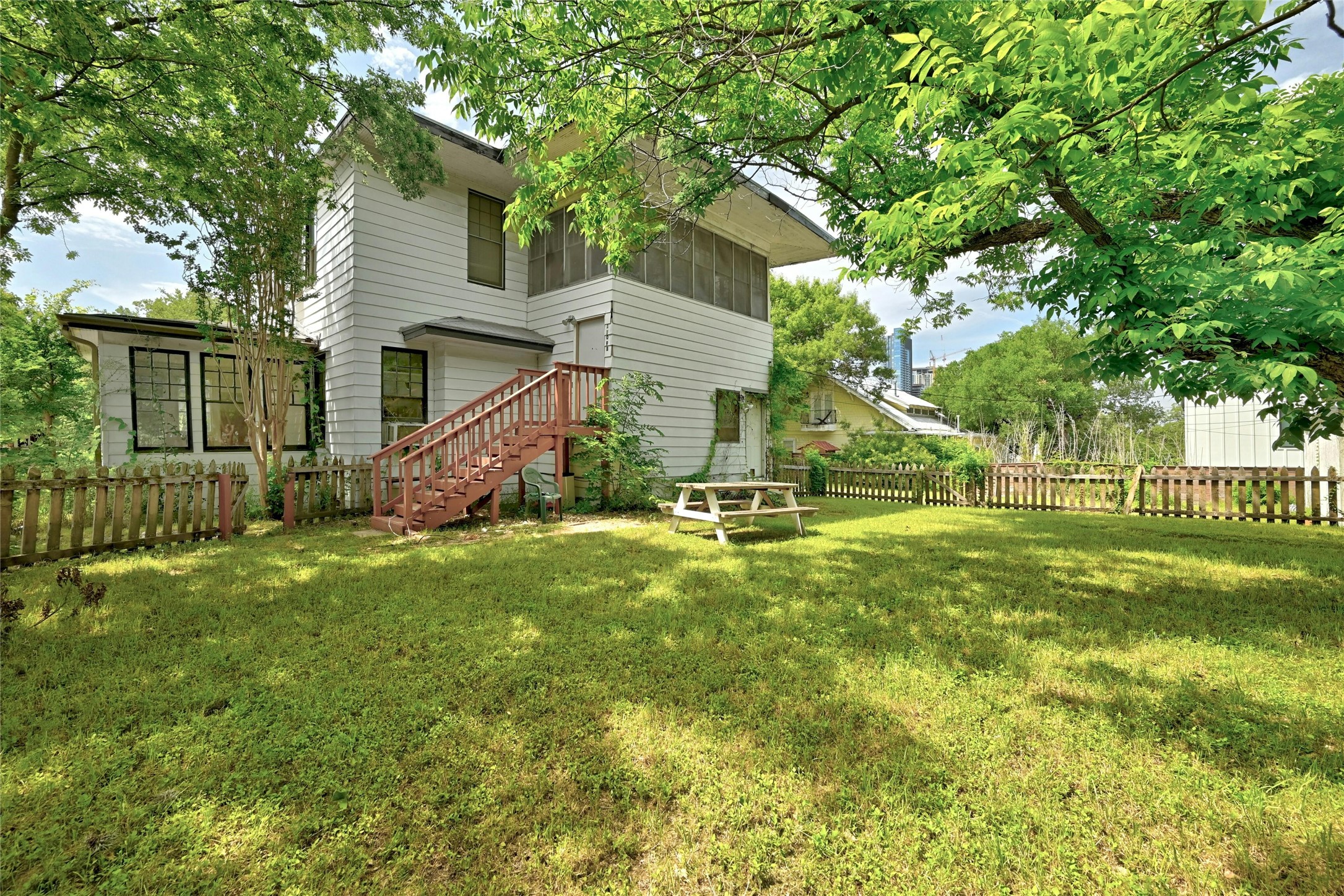 main property photo 28
