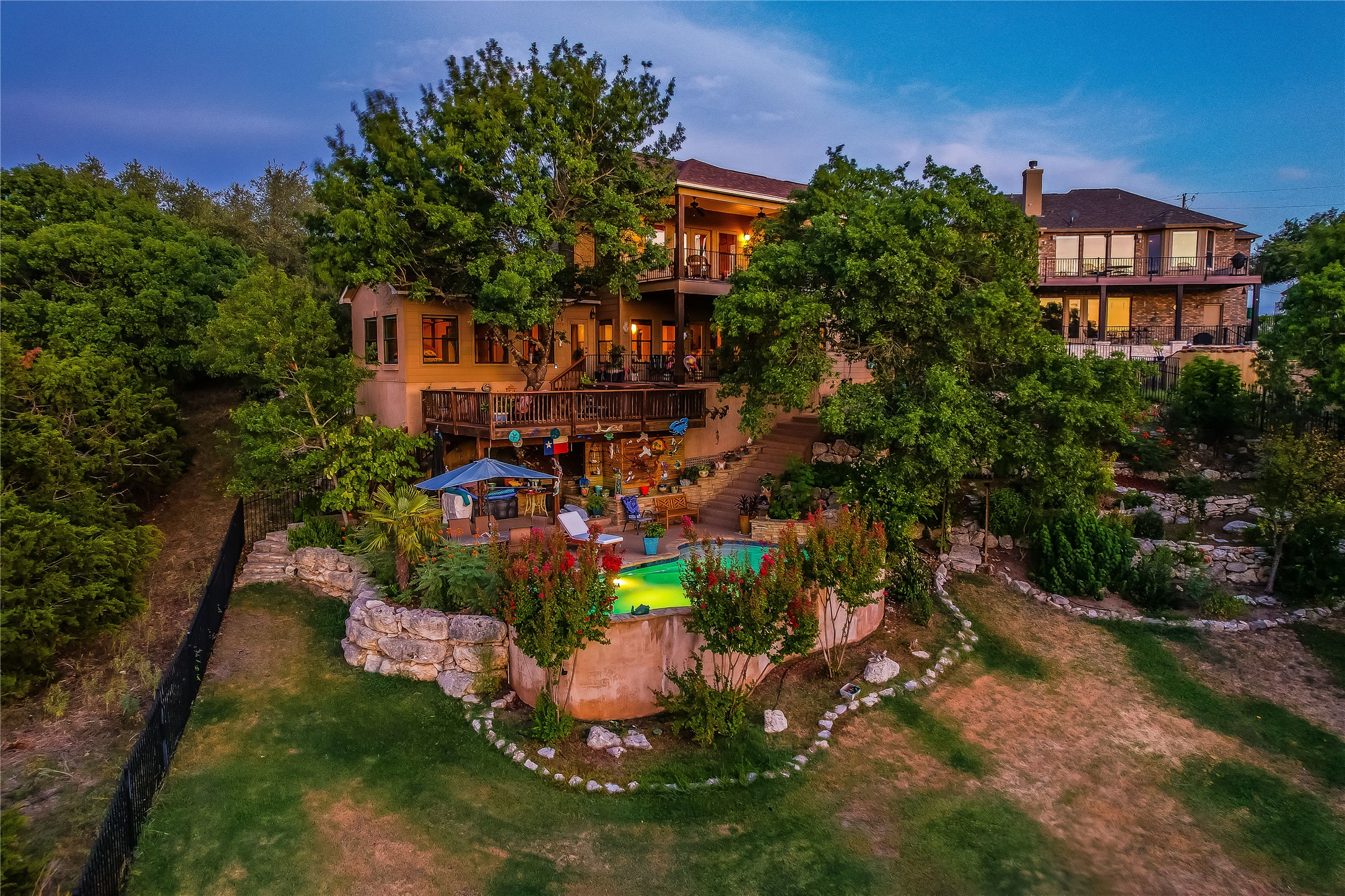 main property photo 4