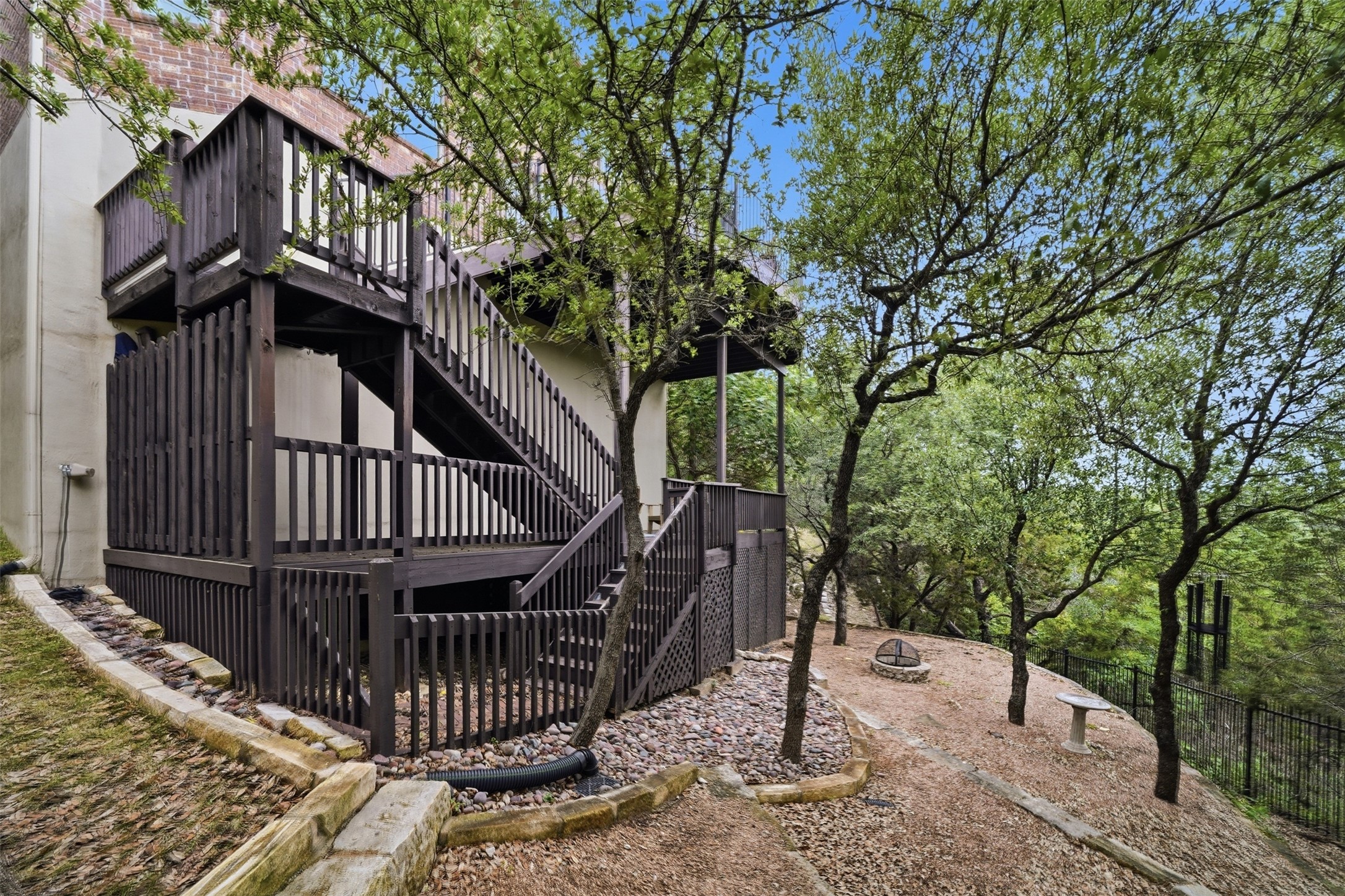 main property photo 29