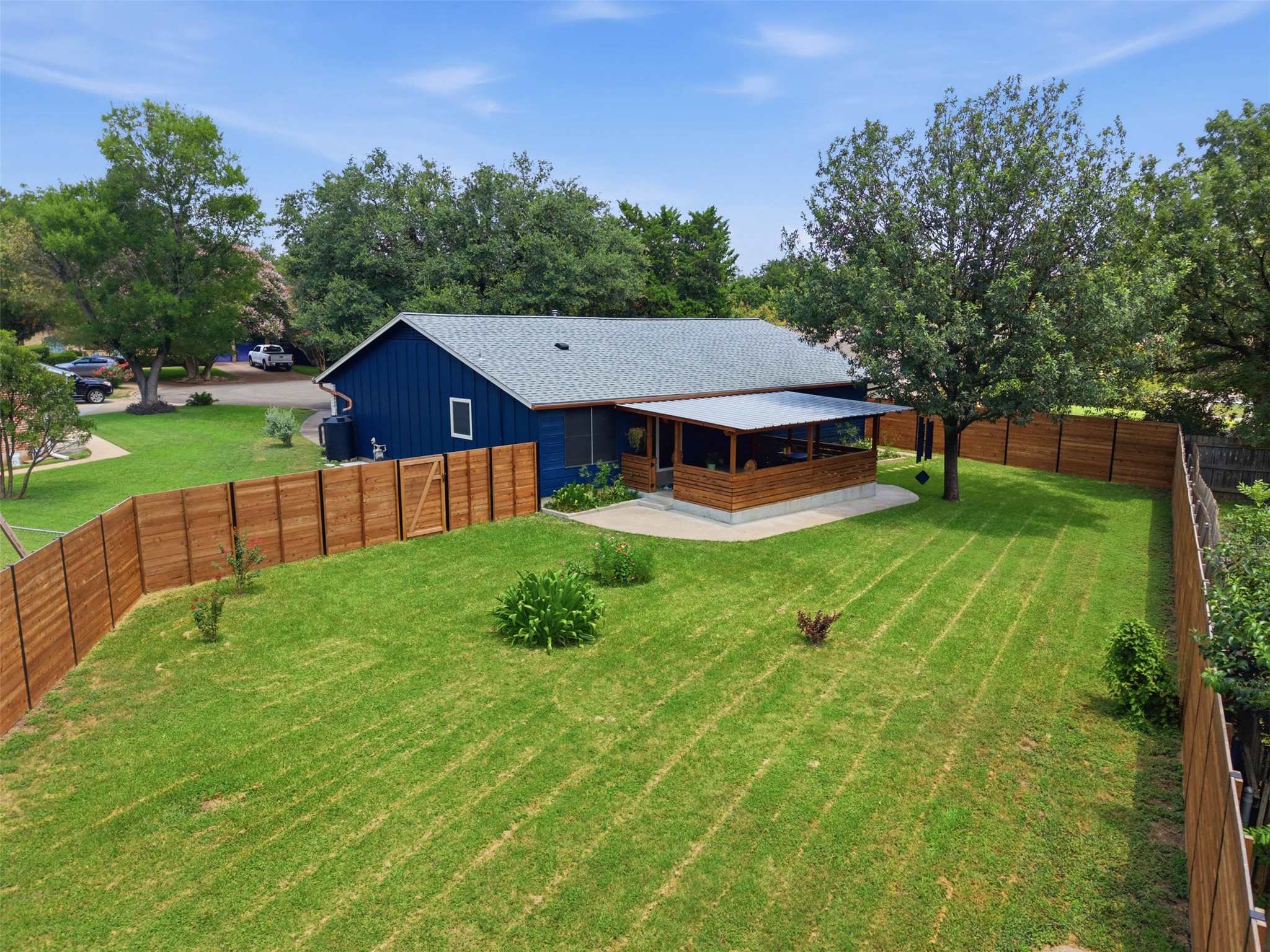 main property photo 30