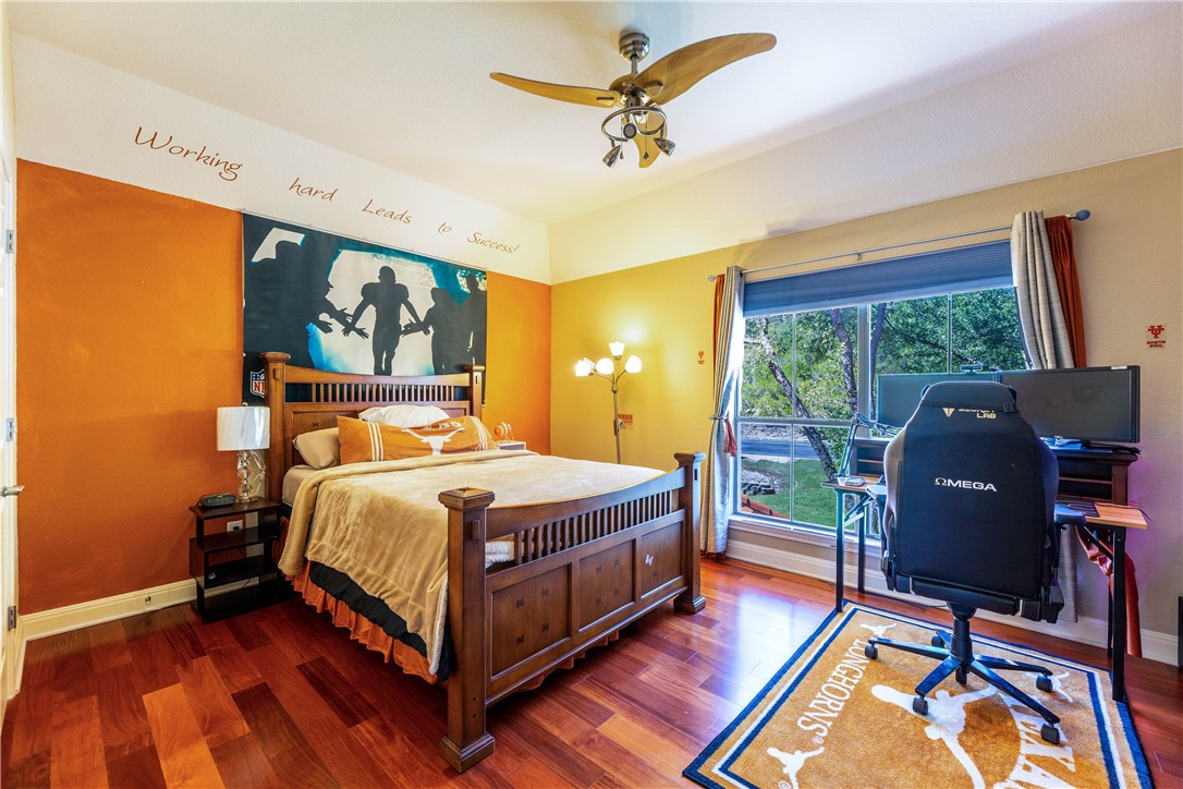 main property photo 19