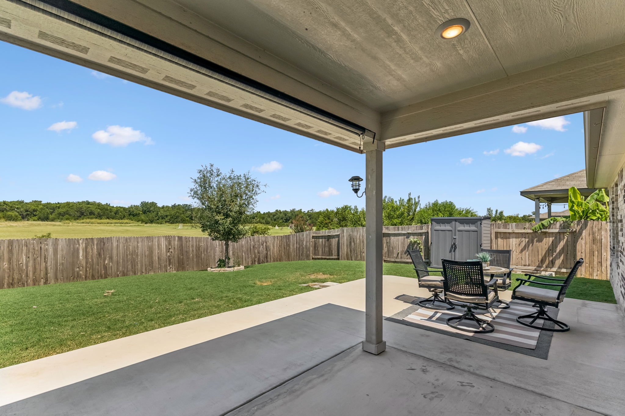 main property photo 28