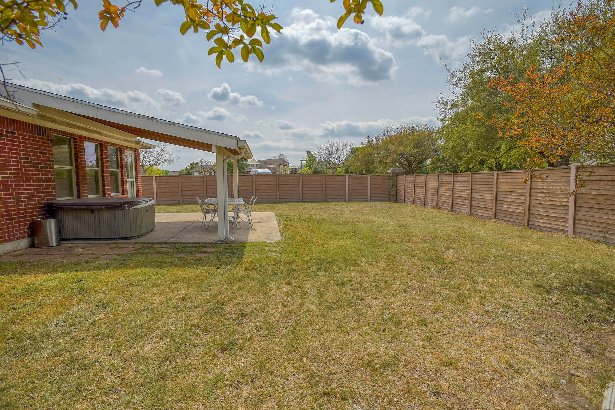 main property photo 32