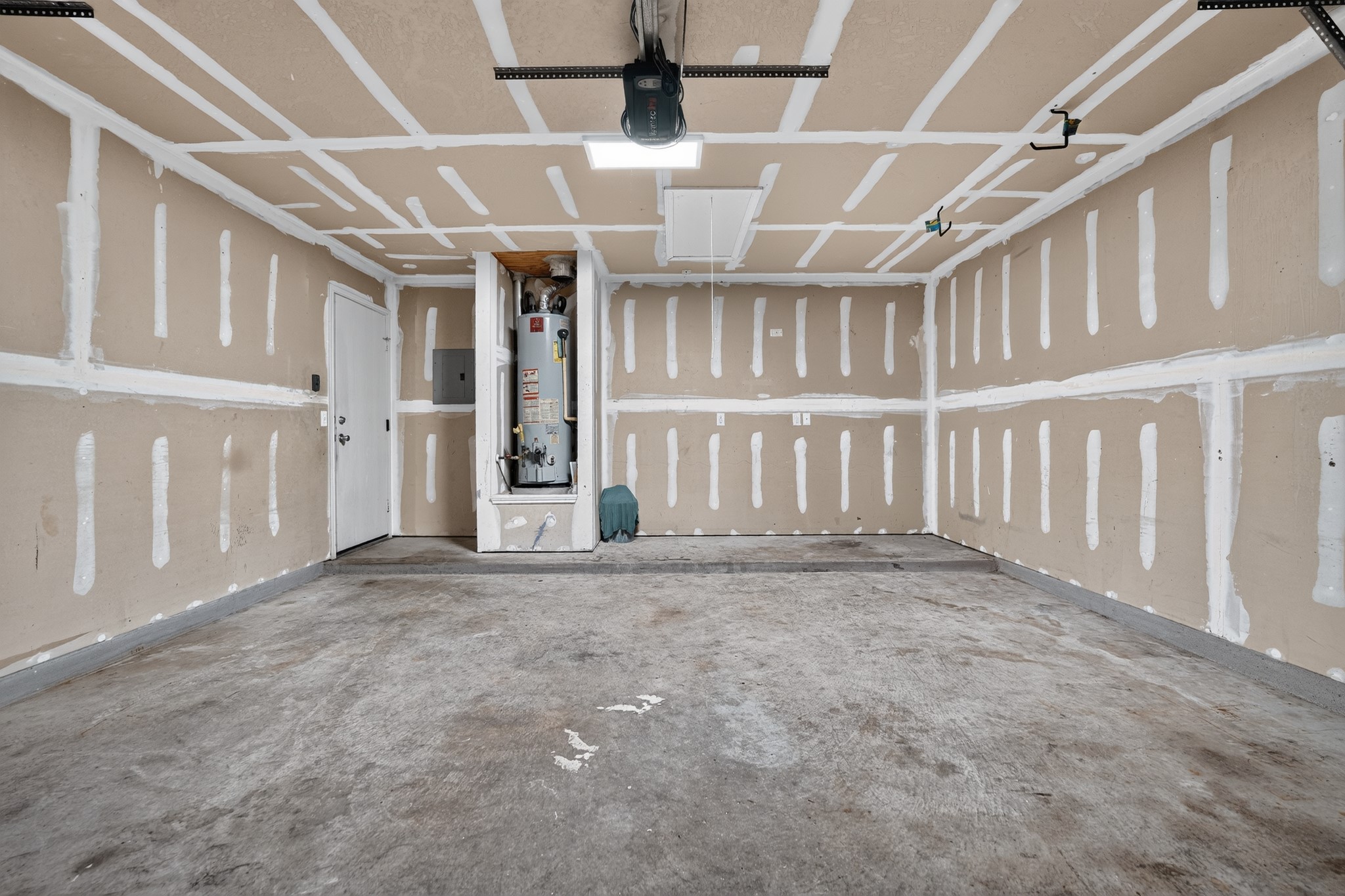 main property photo 35