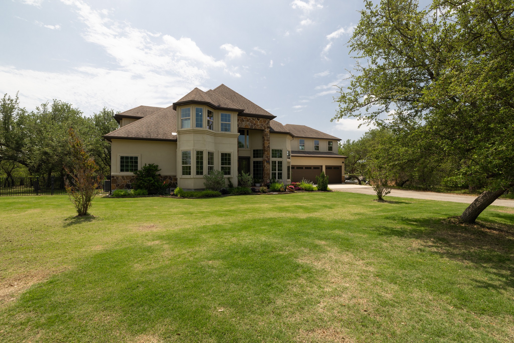 main property photo 39