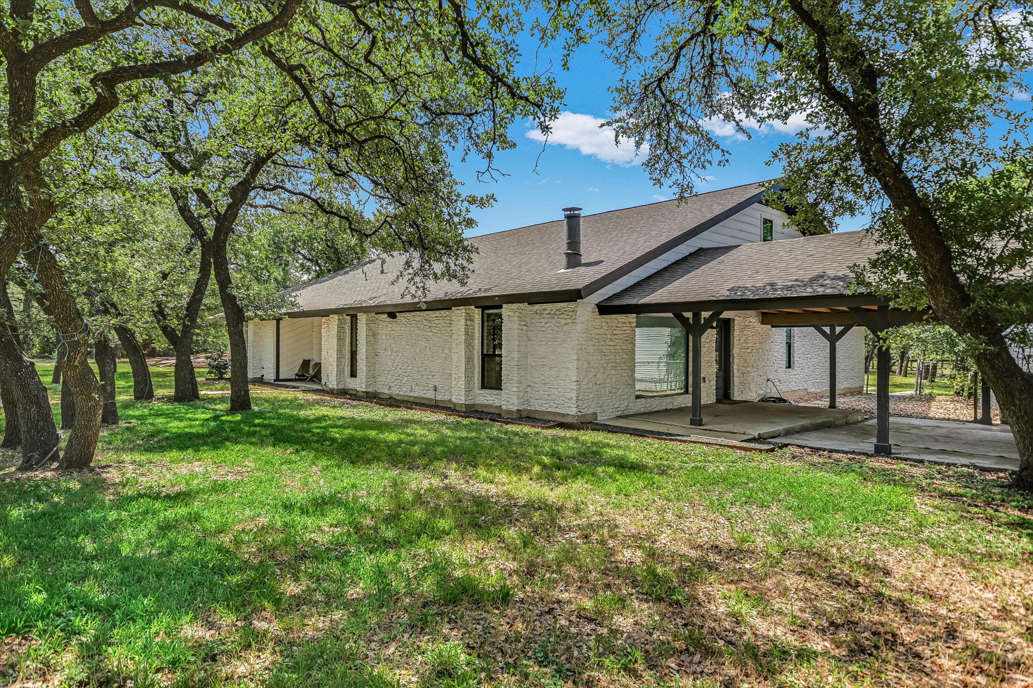 main property photo 31