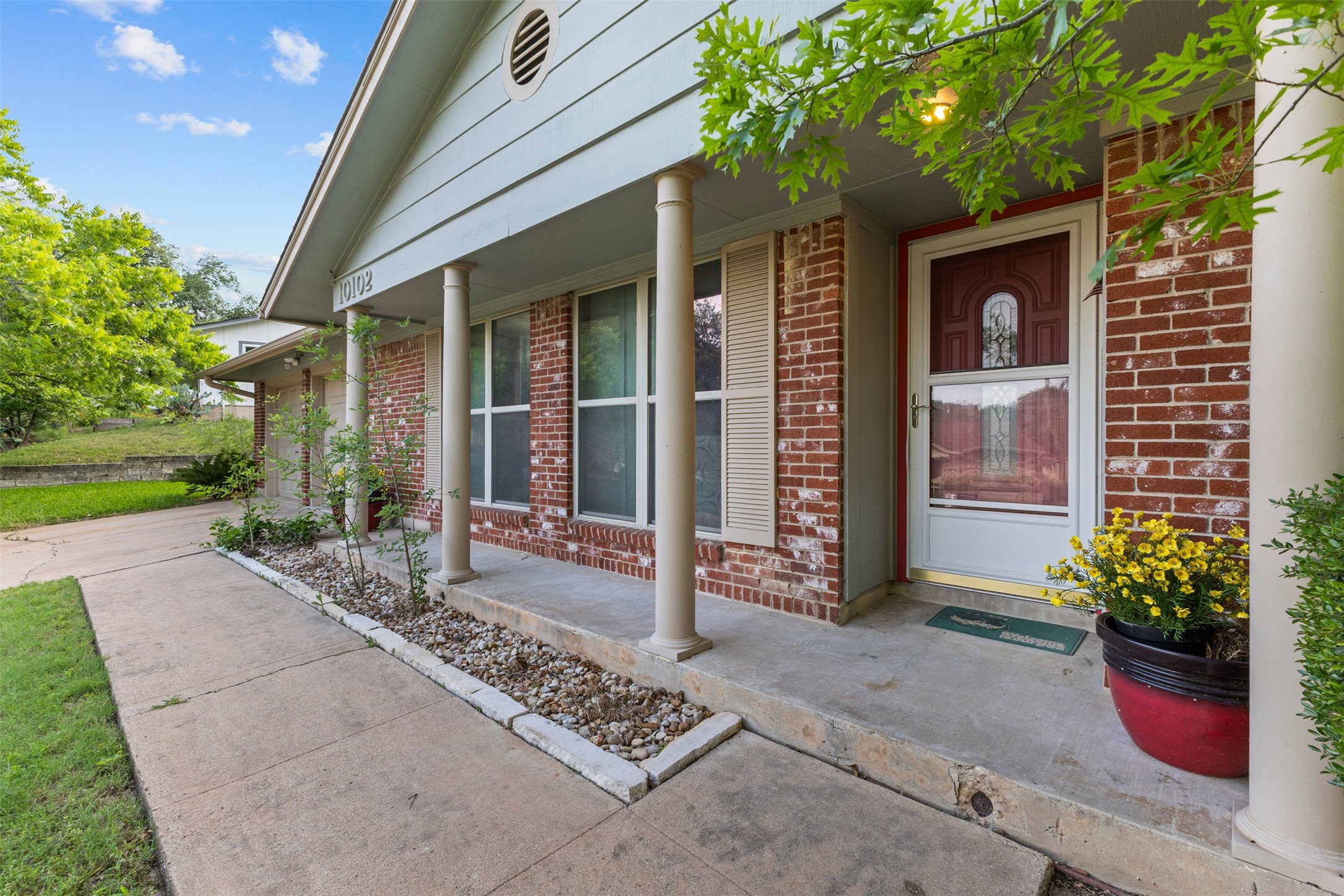 main property photo 3