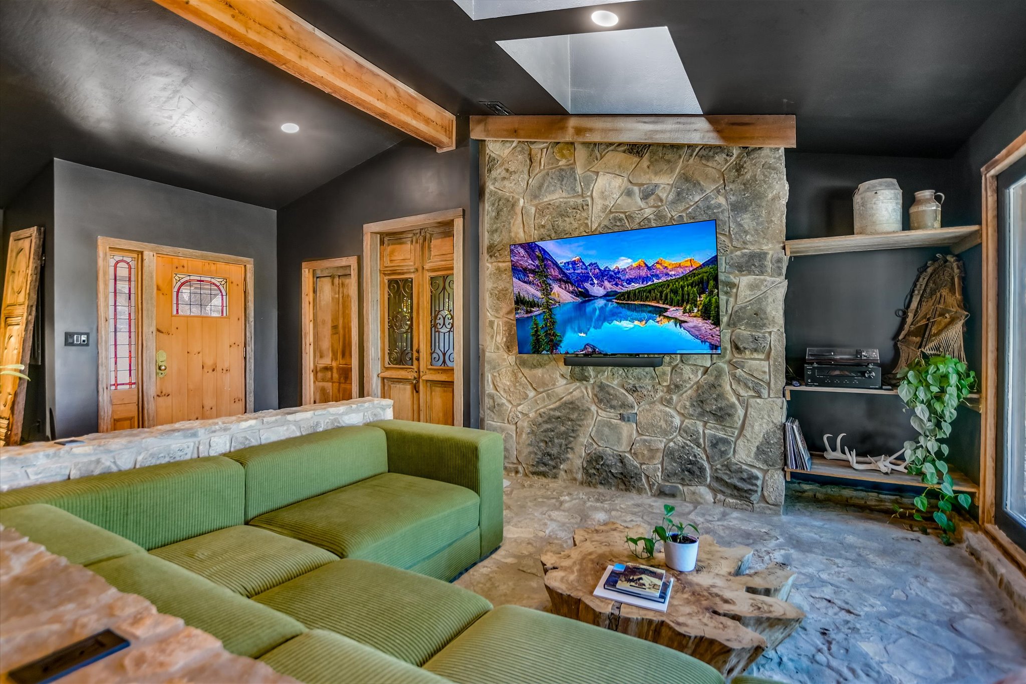 main property photo 6