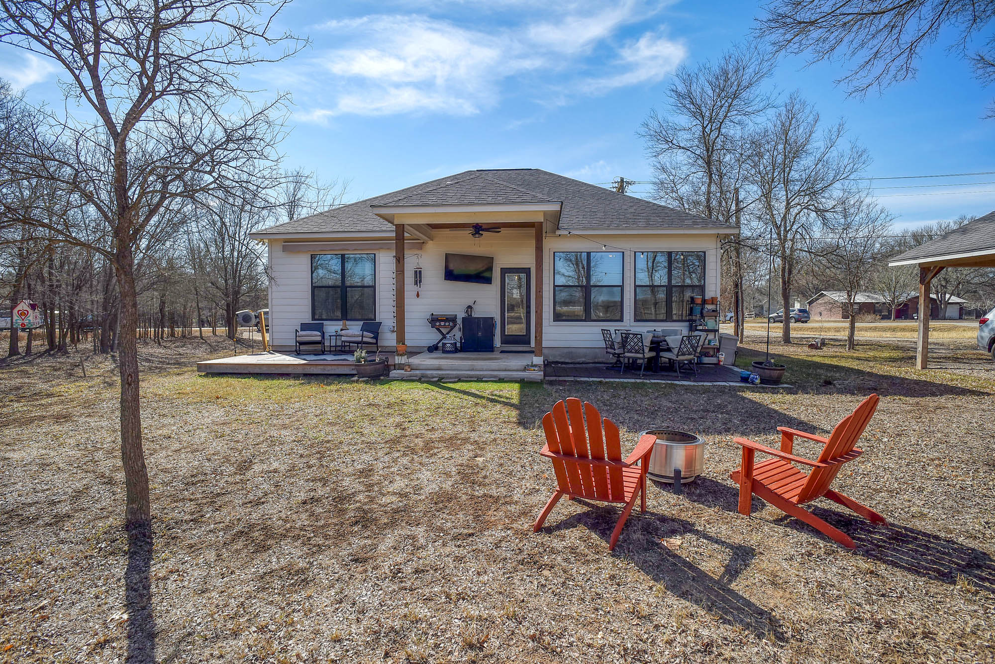 main property photo 30