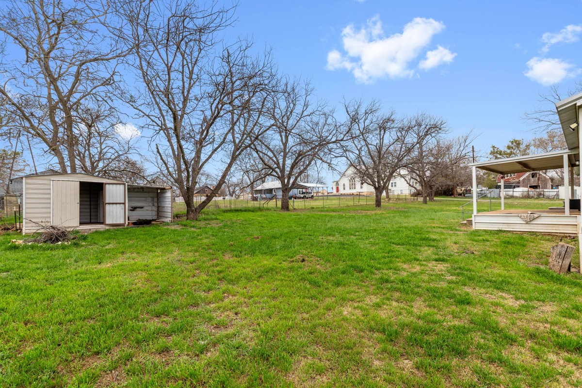 main property photo 17