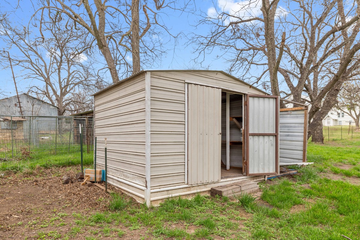 main property photo 19