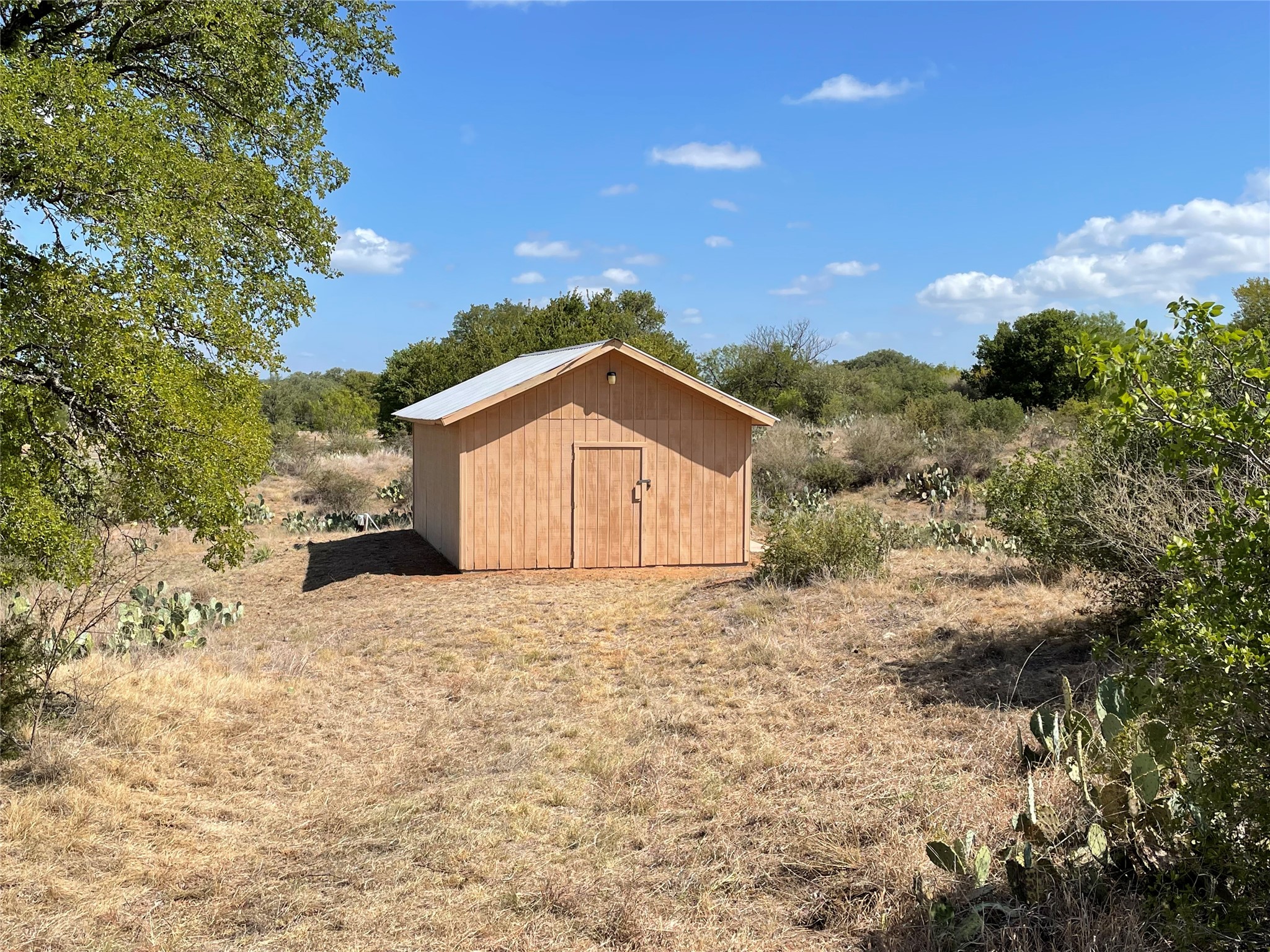 main property photo 8