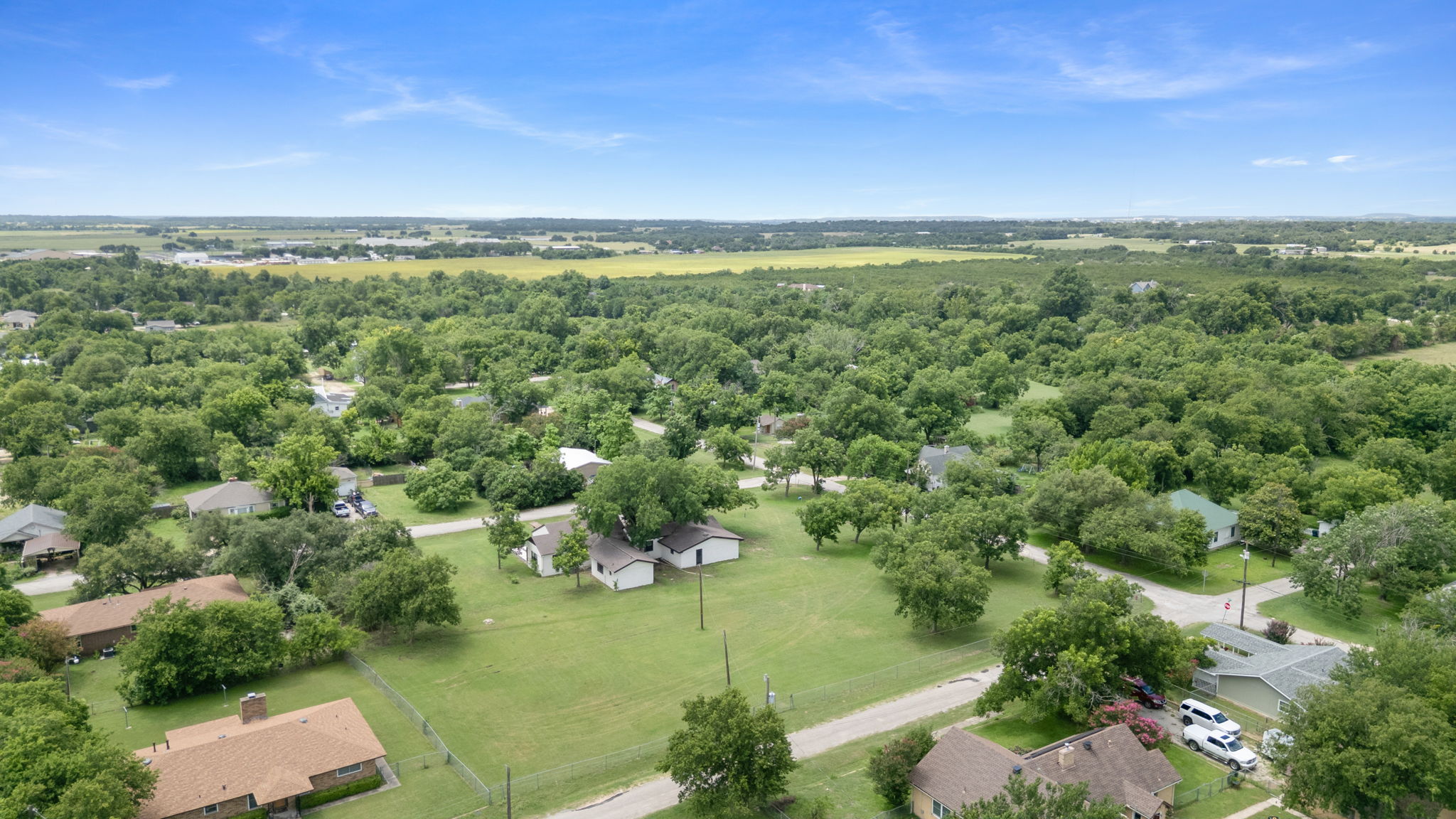 main property photo 28