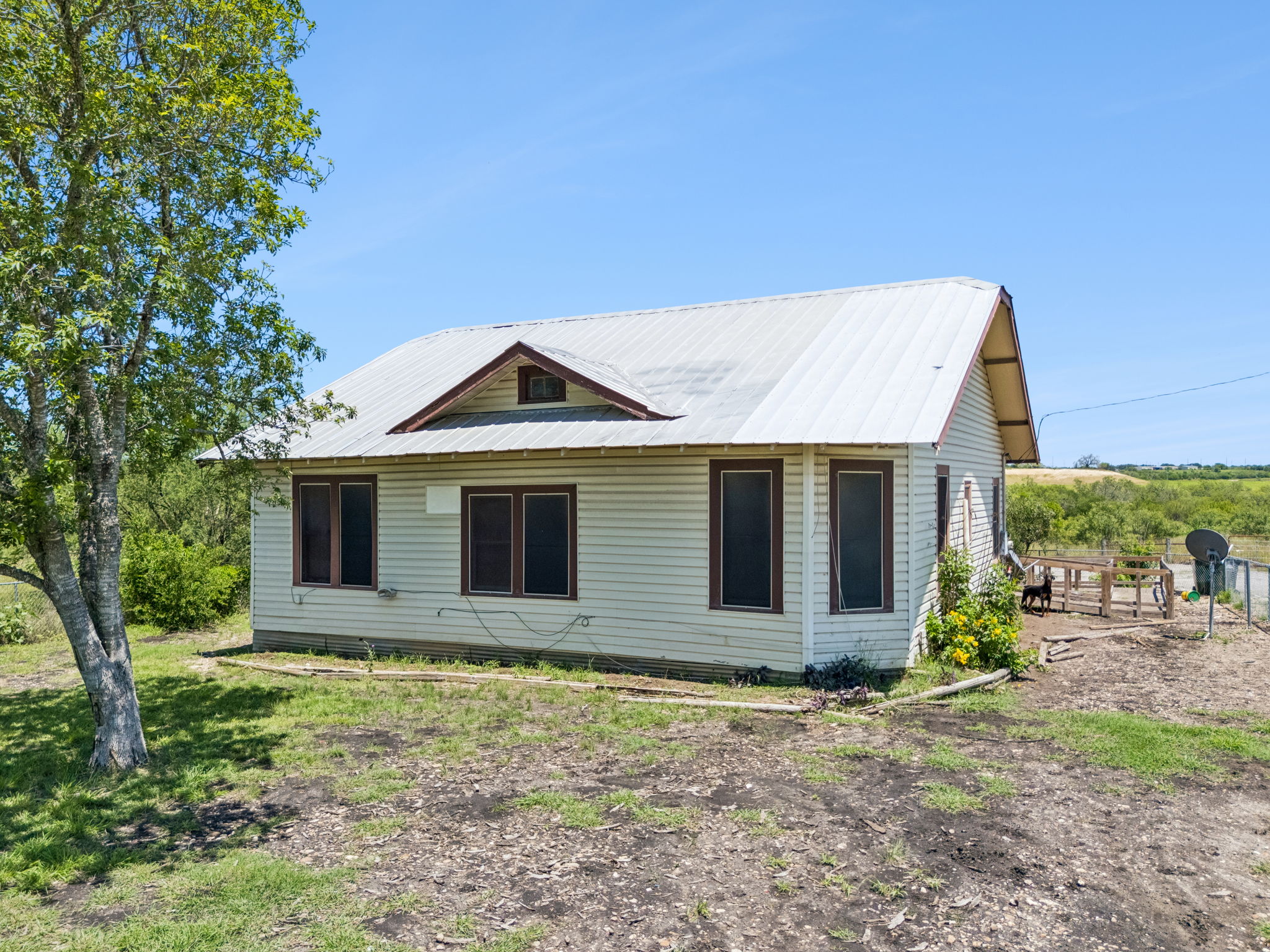 main property photo 20
